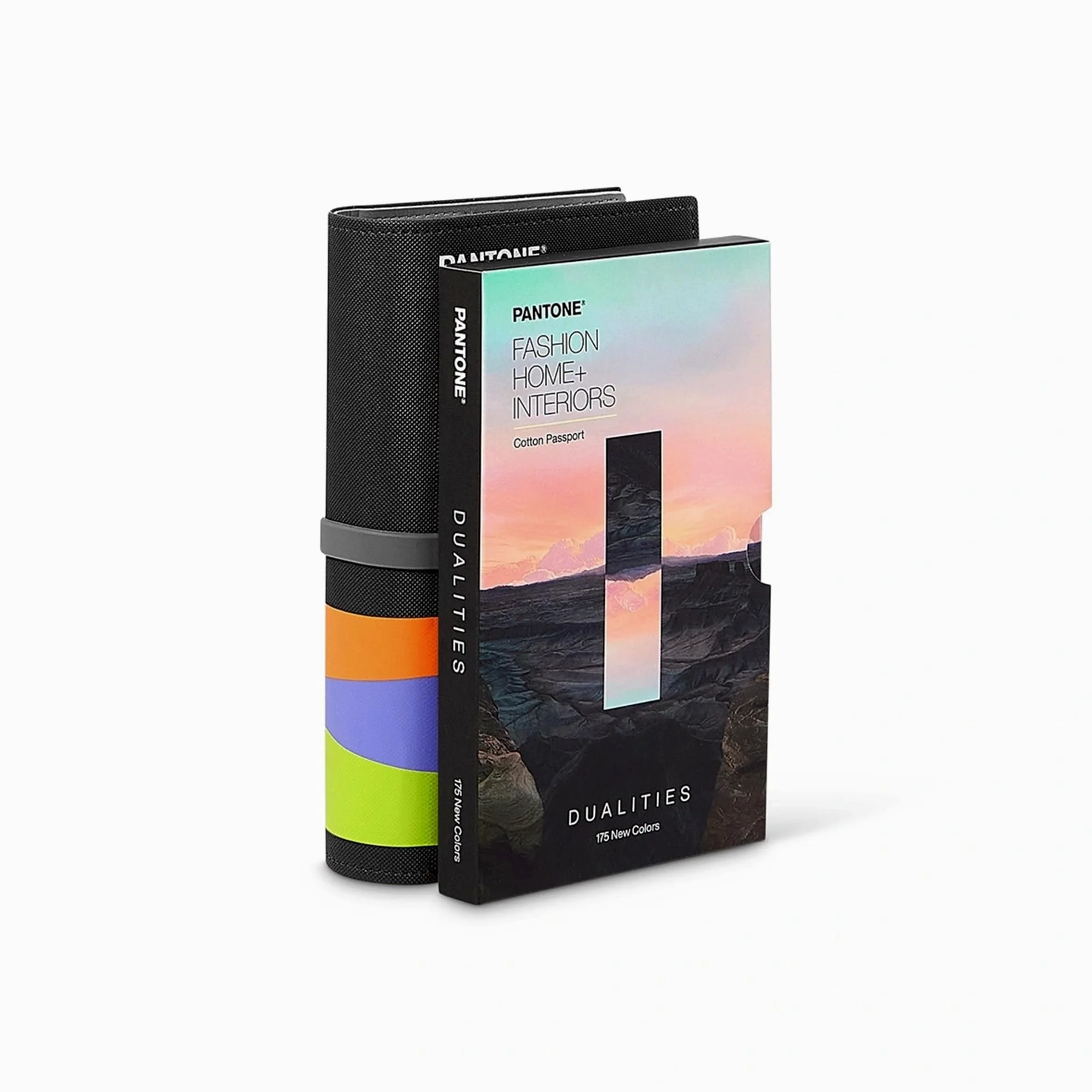 Pantone FHIC200C Cotton Passport - Volume Singolo di Riferimento Colore su Cotone in un Formato Portatile a Fisarmonica, con Maschera Bianca per Valutazione Accurata del Colore