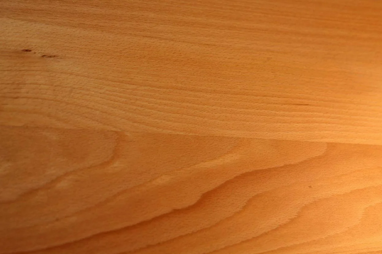 Gradini in legno faggio massello, per scale da interno dello spessore di 38-40 mm, larghezza 30 cm, verniciato naturale Venduto da SMI di Stefano Morsolin (100 CM)