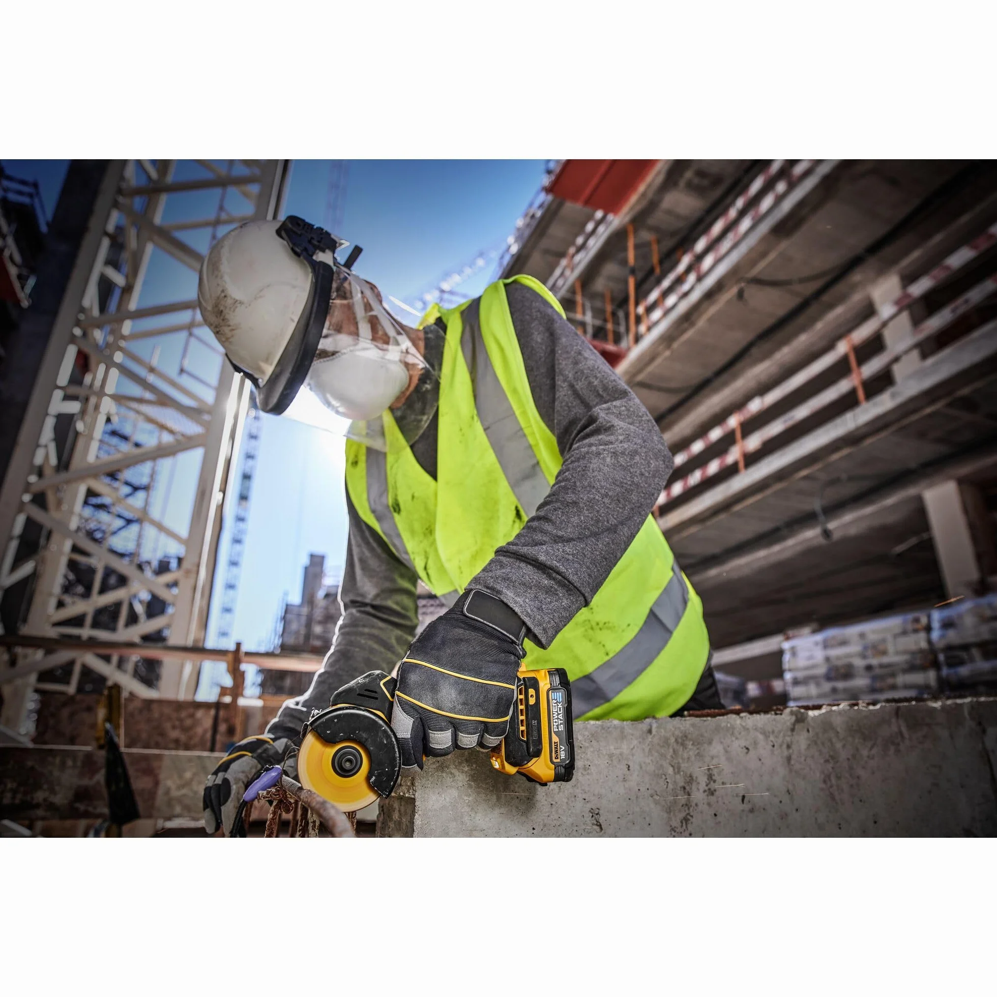DEWALT DCS438N-XJ Levigatrice angolare (batteria) senza batteria senza ricaricatore con accessori Motore senza spazzole
