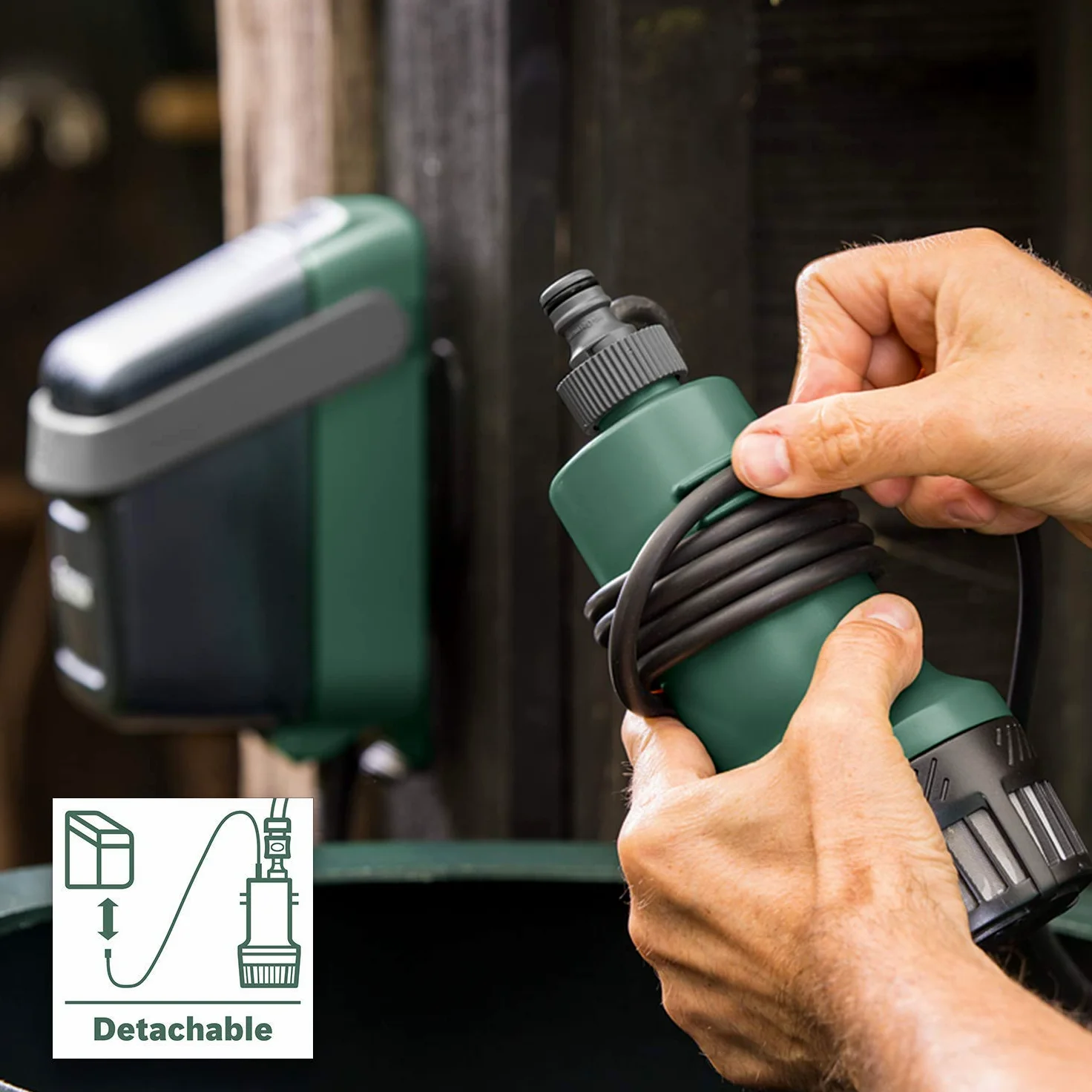 Bosch Pompa sommersa a batteria GardenPump 18V-2000 (senza batteria, sistema da 18 Volt, confezione in cartone) Verde Acqua