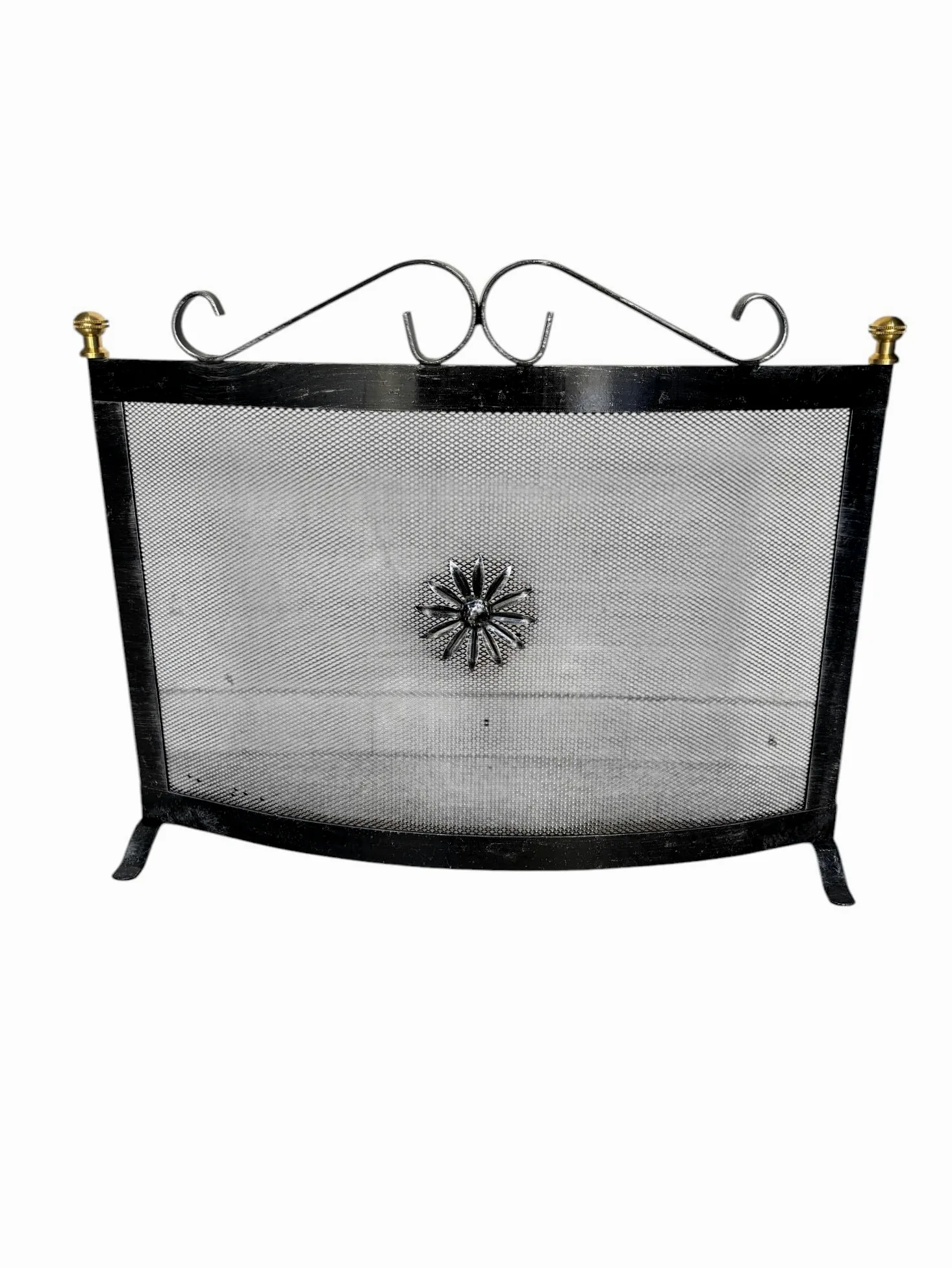 Parascintille per Camino Curvo in Ferro, 60x46 cm,Parafuoco con Pomelli in Ottone Made in Italy