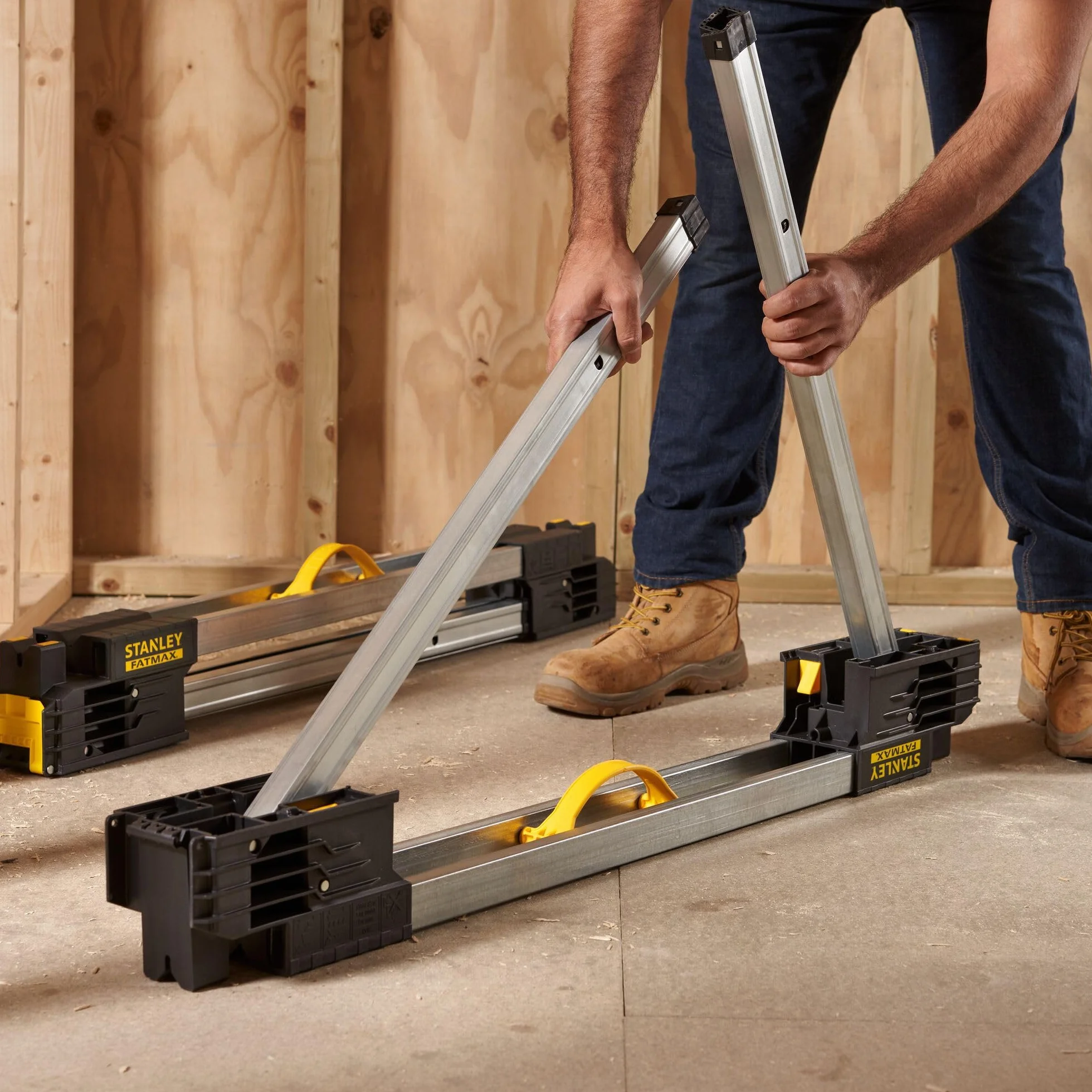 STANLEY FATMAX 900kg Cavalletto pieghevole in metallo (coppia) - Soluzione portatile e durevole per banco da lavoro con gambe in metallo, FMST1-75673