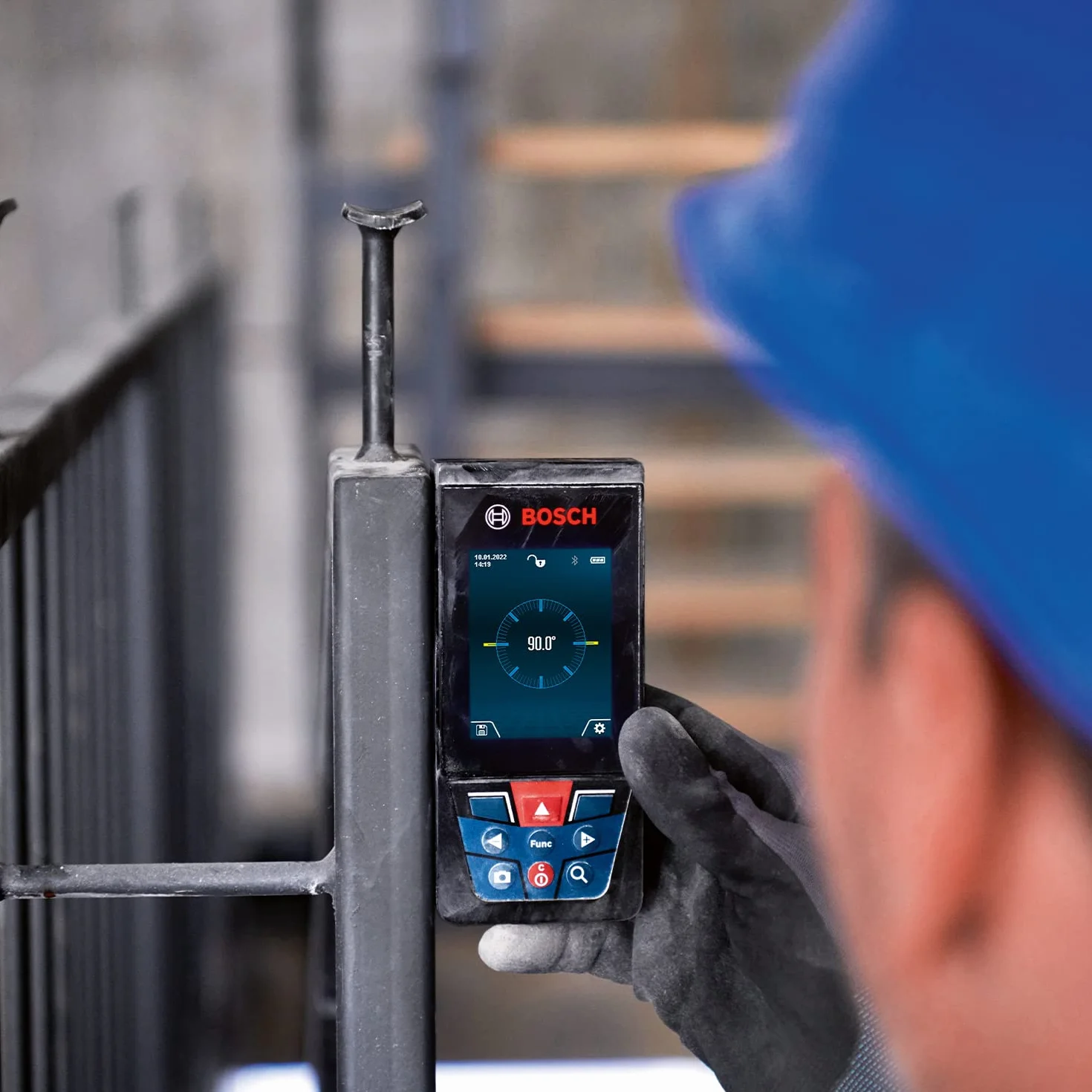 Bosch Professional Metro Laser Distanziometro Laser GLM 150-27 C (telecamera integrata, batteria integrata 3,6 V, raggio azione: fino a 150 m, IP54, ± 1,5 mm*, batterie AA, cinturino da polso)