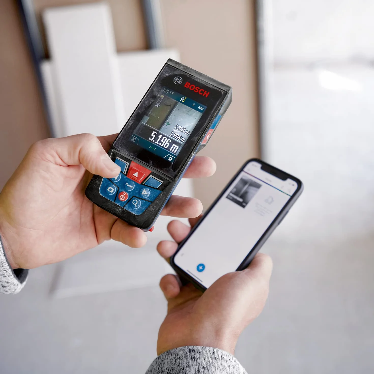 Bosch Professional Metro Laser Distanziometro Laser GLM 150-27 C (telecamera integrata, batteria integrata 3,6 V, raggio azione: fino a 150 m, IP54, ± 1,5 mm*, batterie AA, cinturino da polso)