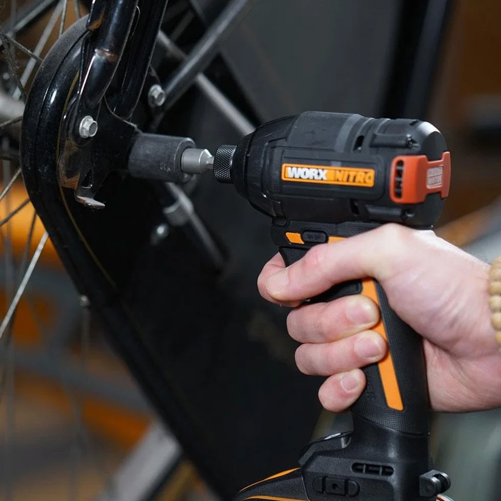 WORX NITRO WX265 Avvitatore a percussione a batteria 20 V, potente motore brushless, 3 livelli di velocità e 2 modalità, coppia di 200 Nm, leggero e compatto