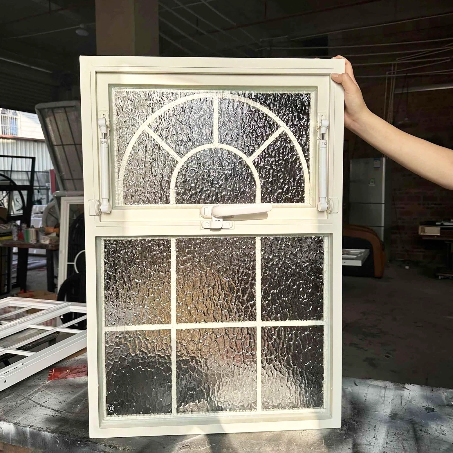 Vibeo Finestra Finestra Decorativa Francese con Telaio Beige, Finestre a Ghigliottina con Finestra Inferiore Fissa e Finestra Superiore Apribile, Finestre in Alluminio per Case(18x28in/46x71cm)