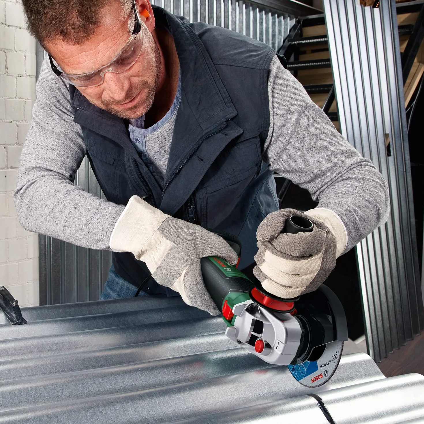 Bosch Home and Garden Minismerigliatrice angolare a batteria AdvancedGrind 18V-80 (senza batteria; 18 Volt System; per smerigliatura, taglio, spazzolatura e levigatura di vari materiali)