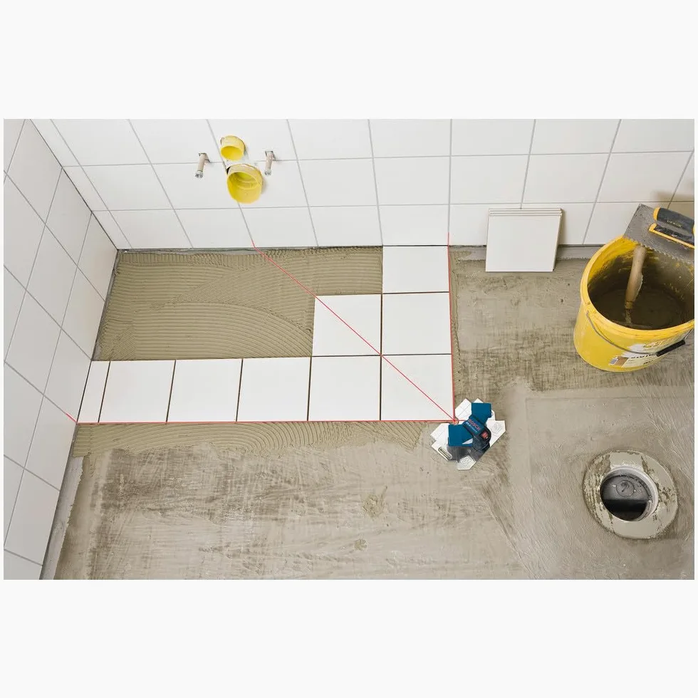Bosch Professional GTL 3 Livella Laser per Piastrelle, 4 x Pile AA, Custodia Protettiva, Protezione da Polvere e Spruzzi IP 54, Piatto di Allineamento, Raggio d'Azione: 20 m