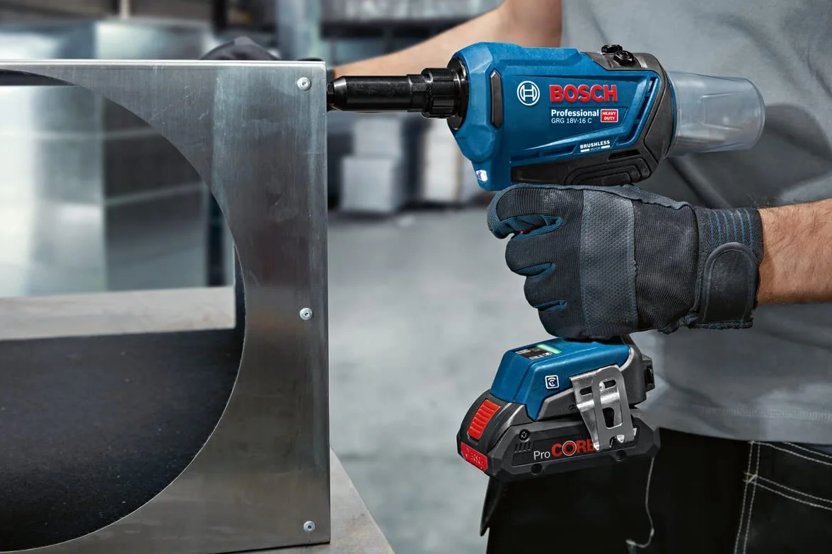 Bosch Professional 18V System Rivettatrice a batteria GRG 18V-16 C (forza di tiro max. 16.000 N, corsa 25 mm, senza batteria/caricabatteria)