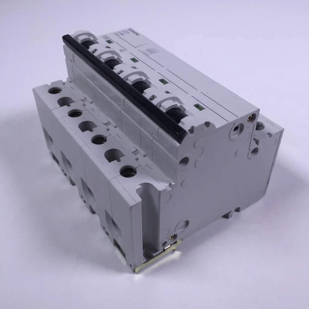 INT.AUT.70 ACC.10kA -C 6M 4P 125A