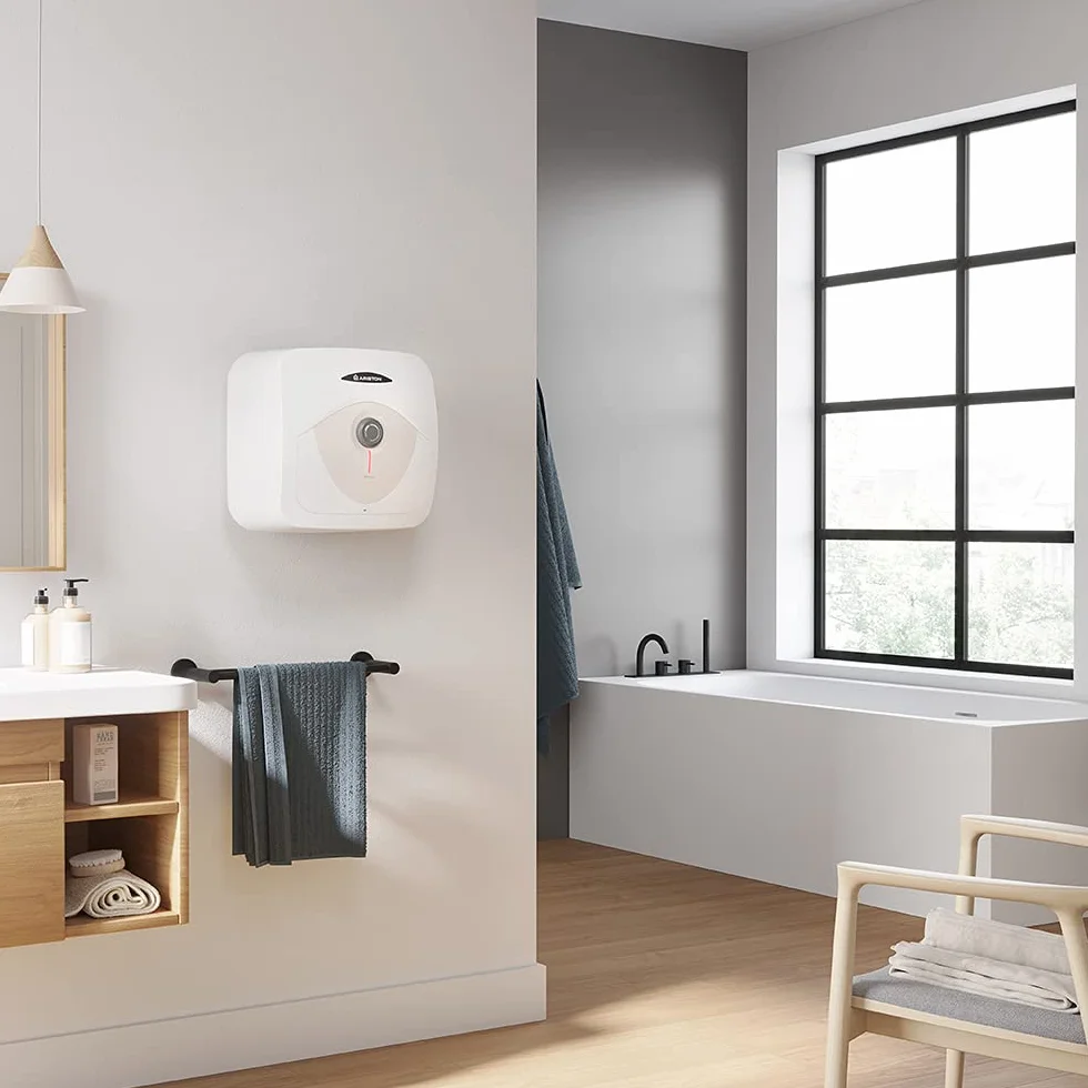 Ariston Dune RS - Scaldabagno Elettrico 30 Litri 38x41x42 cm - Boiler Elettrico con Display LED Controllo Temperatura, Installazione in Italia Sopralavello, Beige 220V, Classe Energetica A