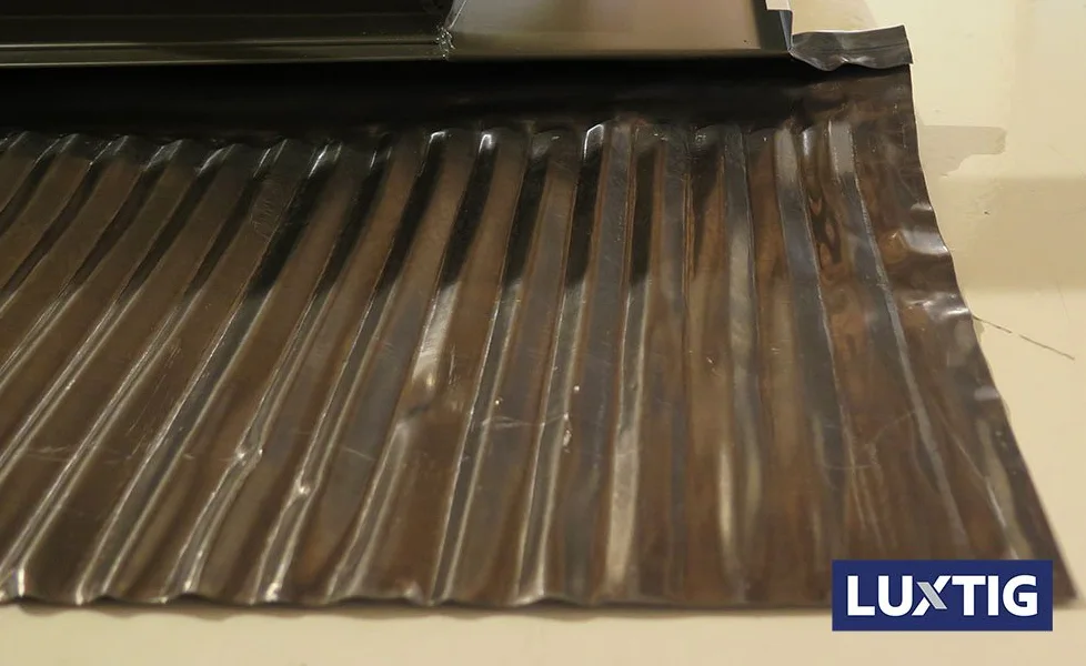 Lucernario per Tetto Finestra Mansarda Skylight Legno Alluminio a Vasistas - Doppio Vetro - Isolamento - Permette anche Fisicamente di uscire dal Lucernario - Dimensioni Misure cm 55X98