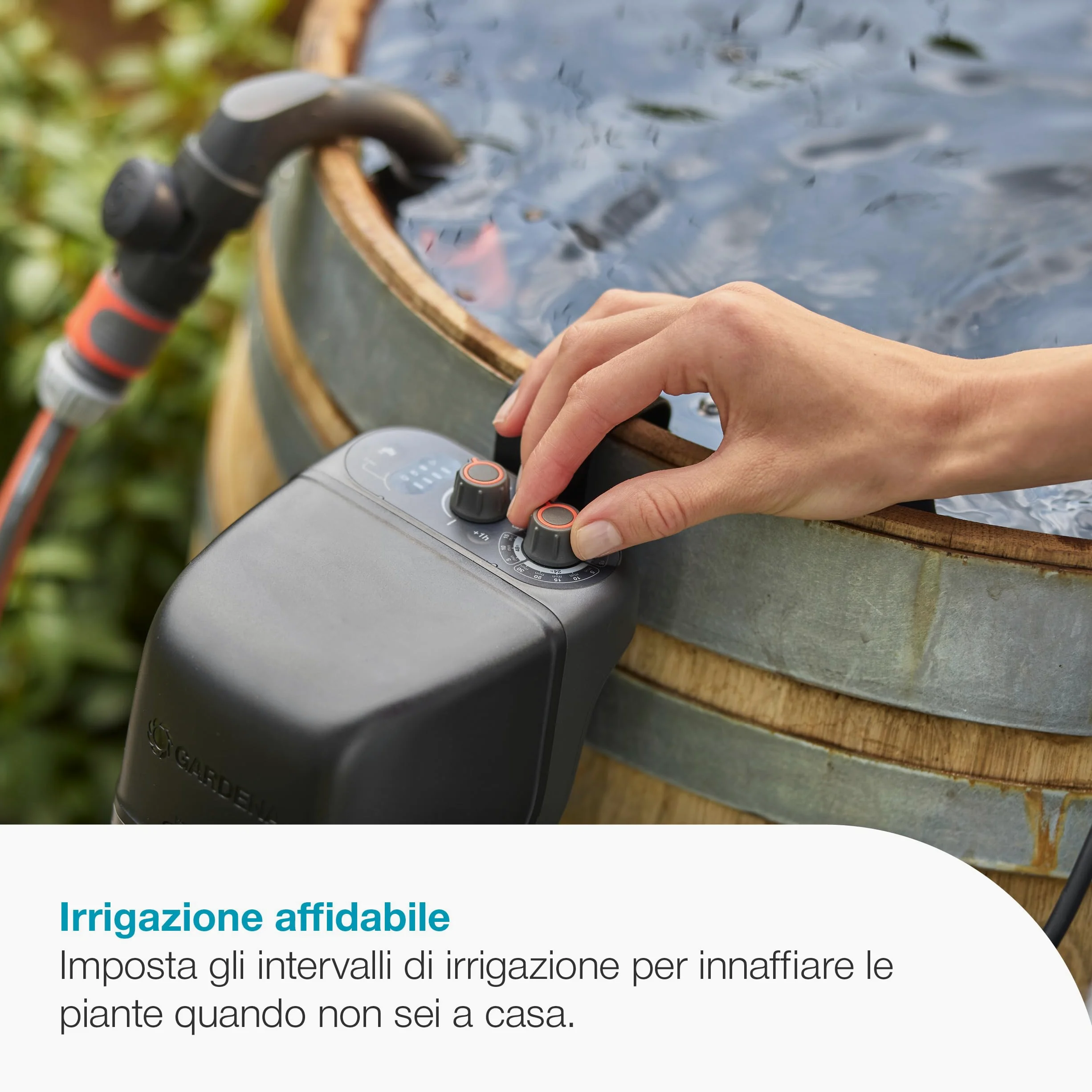 Gardena Pompa Per Cisterna A Batteria 2600 Comfort 18V P4A Solo: Programmazione dell'irrigazione, Funzione timer, Si adatta al serbatoio dell'acqua, Pressione costante, Senza fili (14604-55)