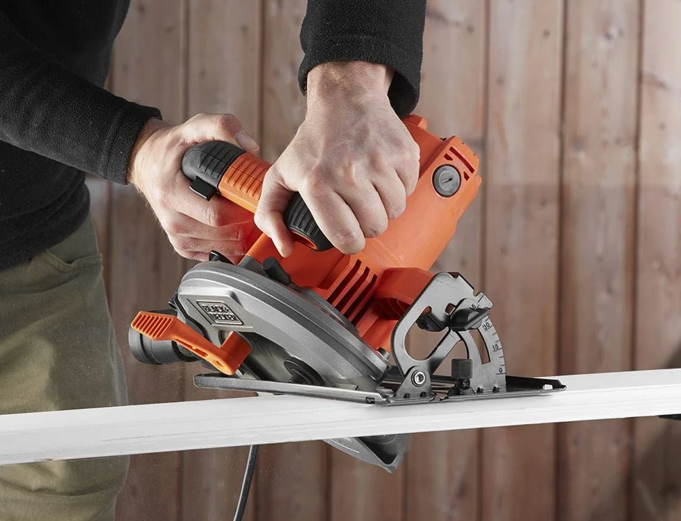 BLACK+DECKER, Sega Circolare 1500W. CS1550-QS