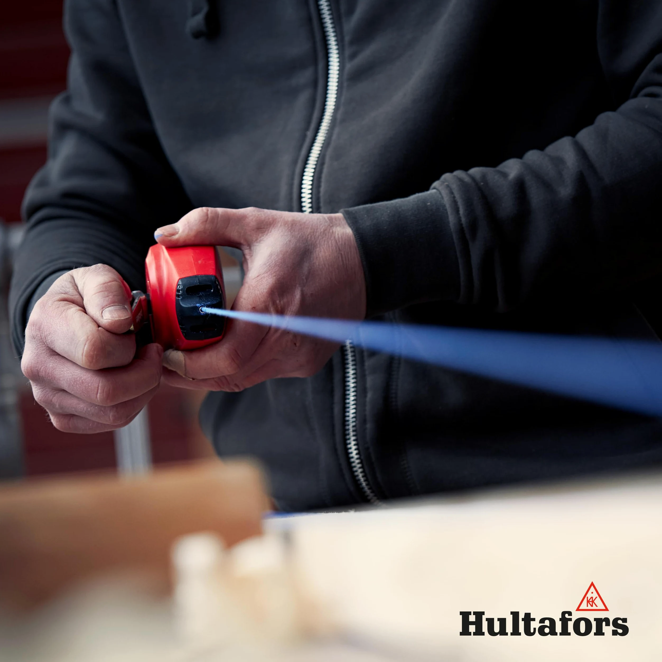 Hultafors SL30 - Traccialinee a filo, serbatoio in polipropilene con meccanismo di riavvolgimento
