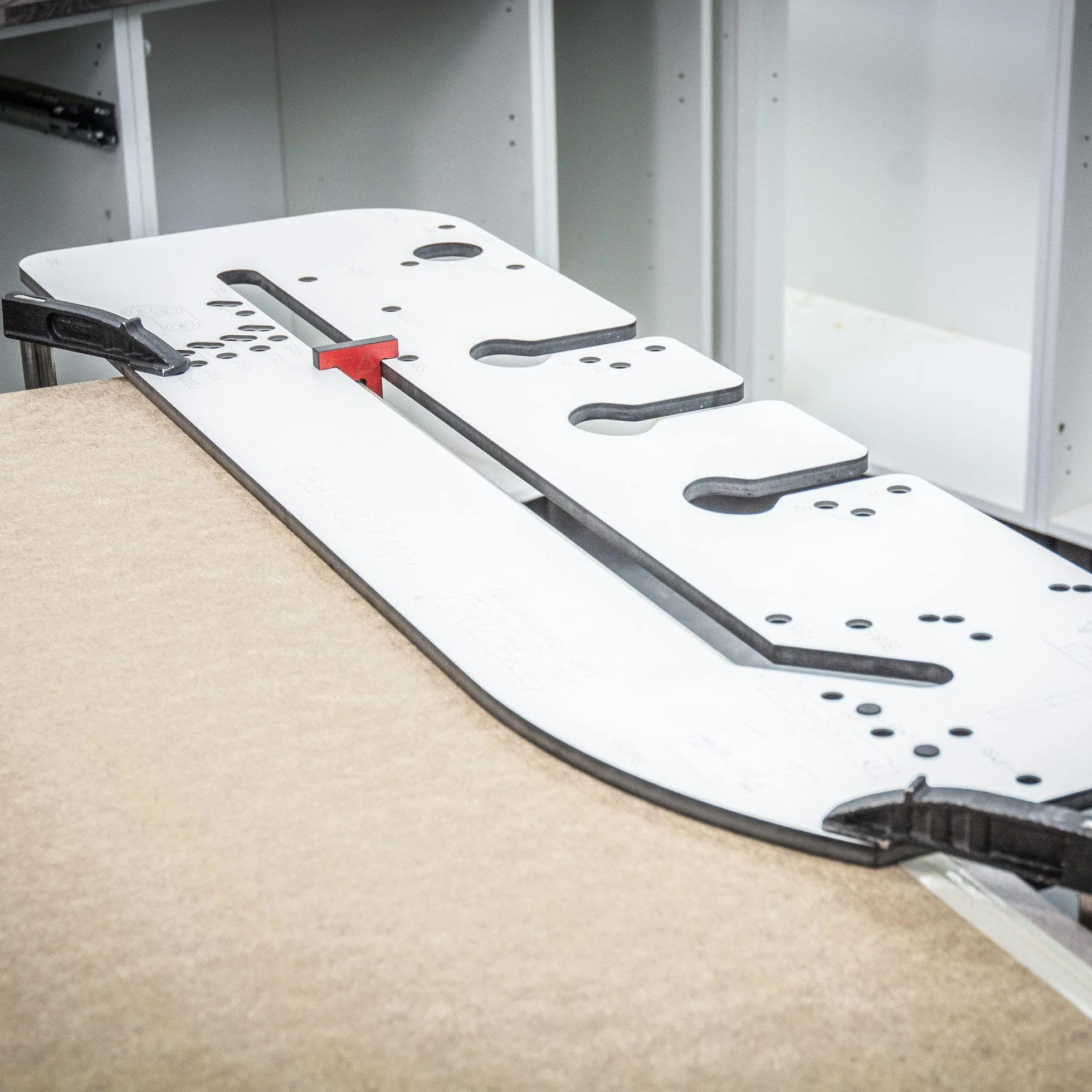 Trend Professional Plantilla Multi-Materiale per Giunzioni a Mitra Mason, Fino a 700mm di Larghezza, Allineamento Bordo Anteriore, KWJ700/PRO