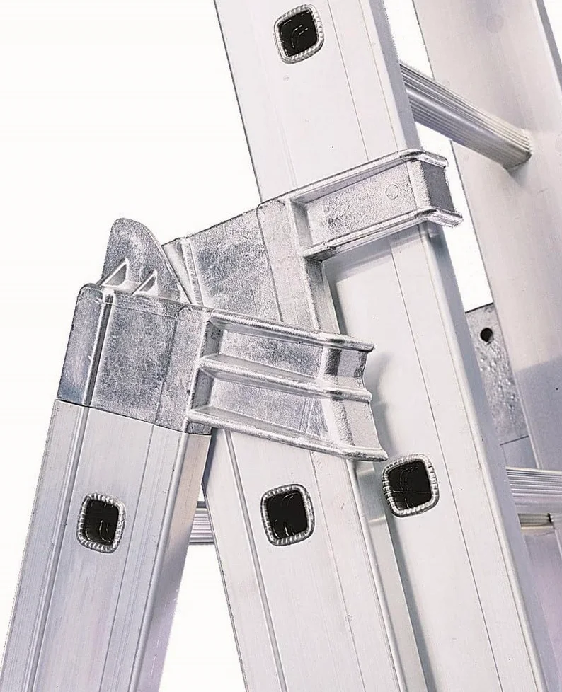 Svelt Scala 3 Tronchi Professionale in Alluminio Trasformabile in Scala d'Appoggio e Doppia con Guardacorpo di Protezione, Euro E3 "R" 3x8 gradini