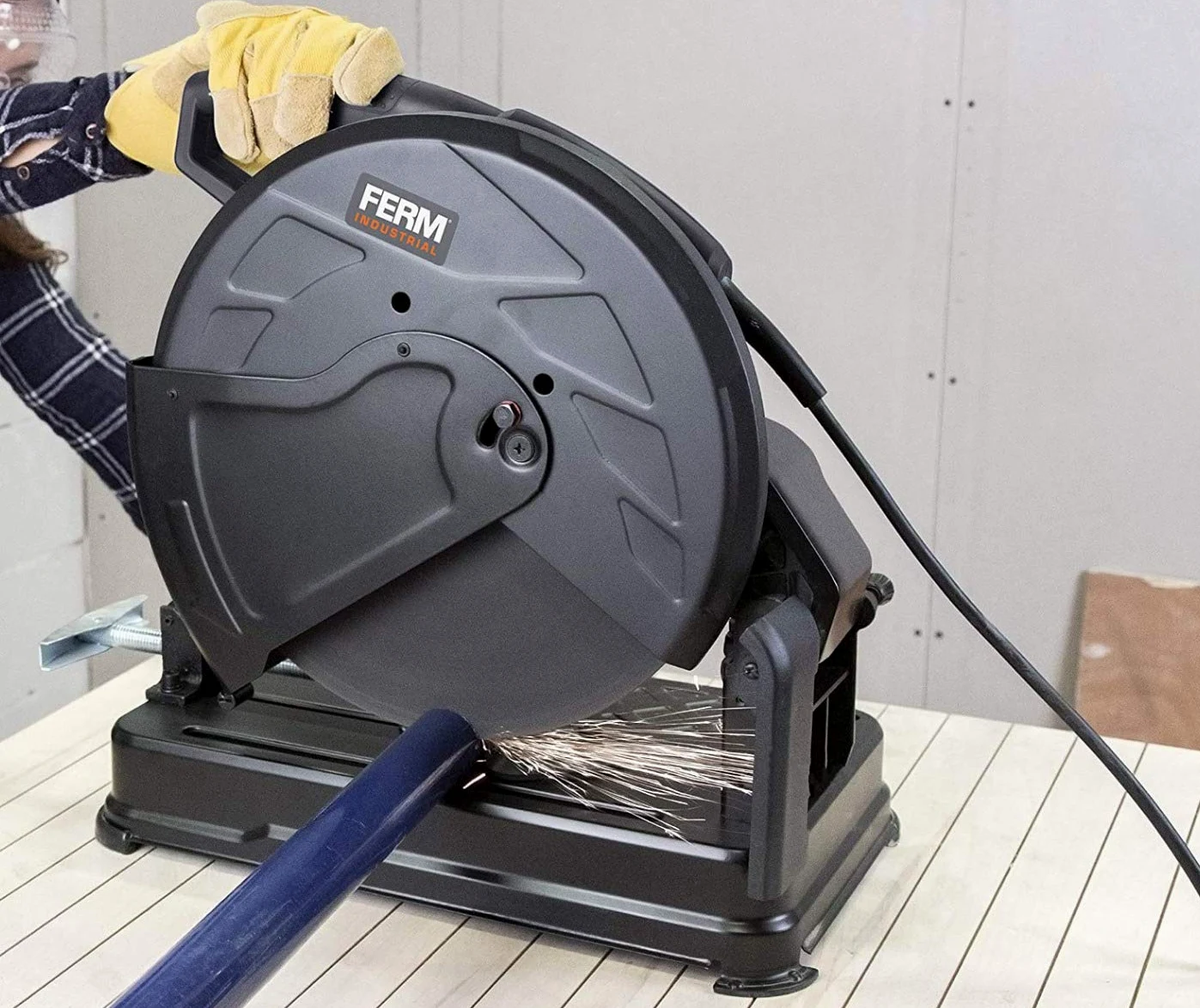 FERM Troncatrice professionale 2300W – Ø 355 mm. Include lama e chiave esagonale. Cavo in gomma da 4 metri