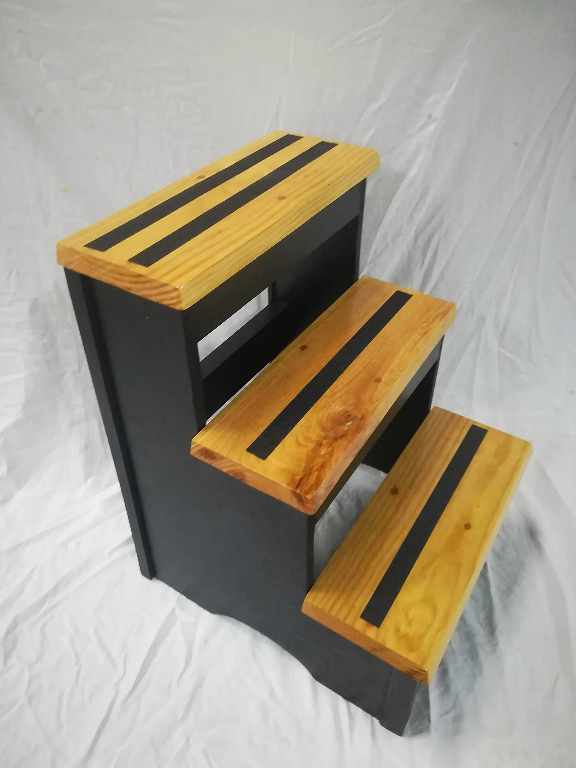 Scala Fissa a 3 Gradini. Legno. Altezza 60 cm. Nero/gradini verniciati