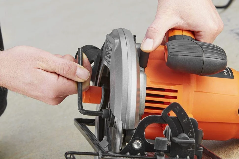 BLACK+DECKER, Sega Circolare 1500W. CS1550-QS