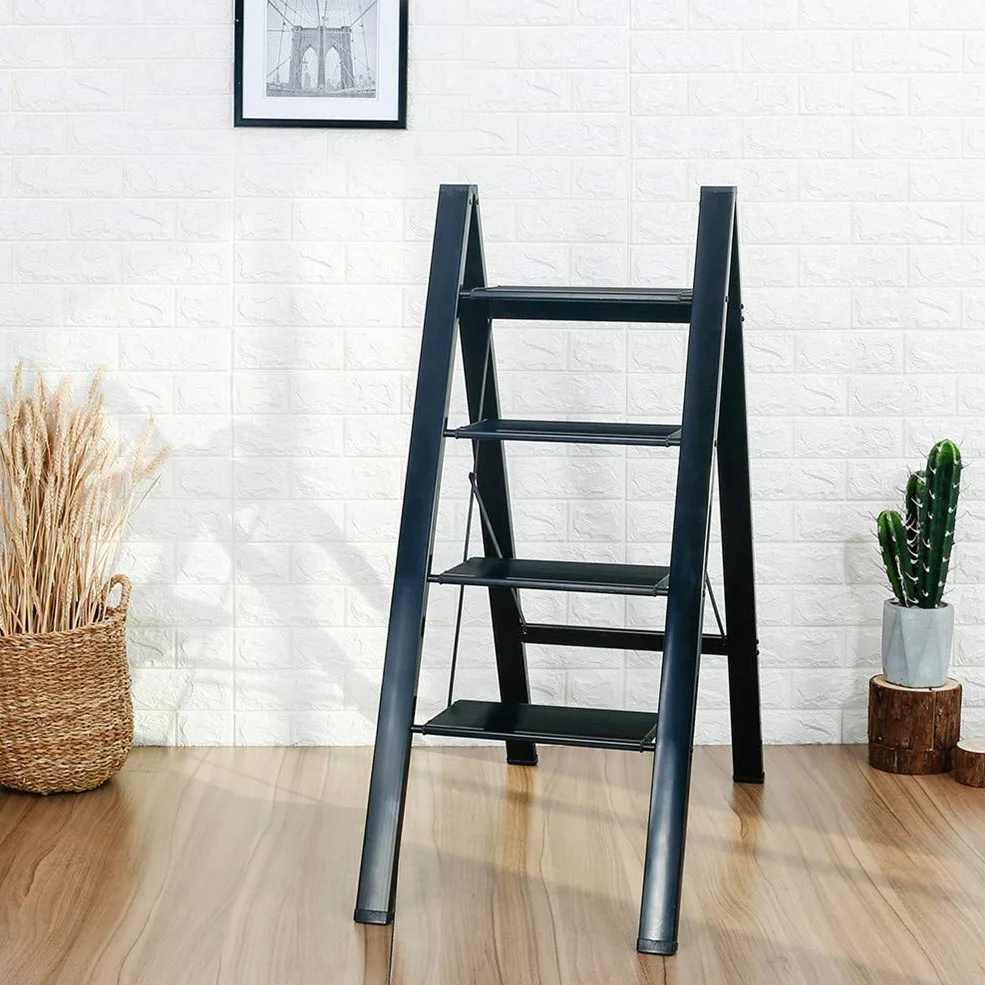 BAOYOUNI Scaletta Pieghevole in Alluminio 4 Gradini Sgabello Leggera Resistente con Pedale Antiscivolo Scala per uso Domestico, Ufficio, Garage, Giardino, Pittura, può Portare Fino a 135 kg, Nero