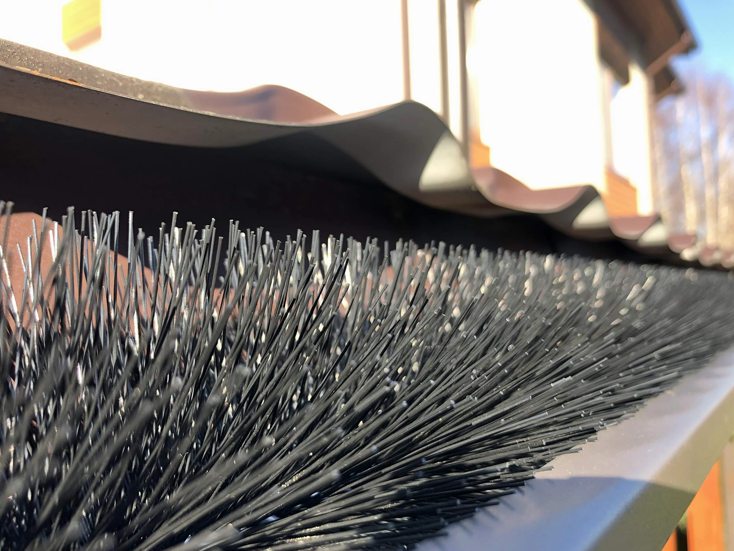 Spazzole per Grondaia Ø12 cm, 24m (20x120 cm) | Filo Inossidabile con Ganci | Protezione da Foglie | Resistente e Facile da Installare