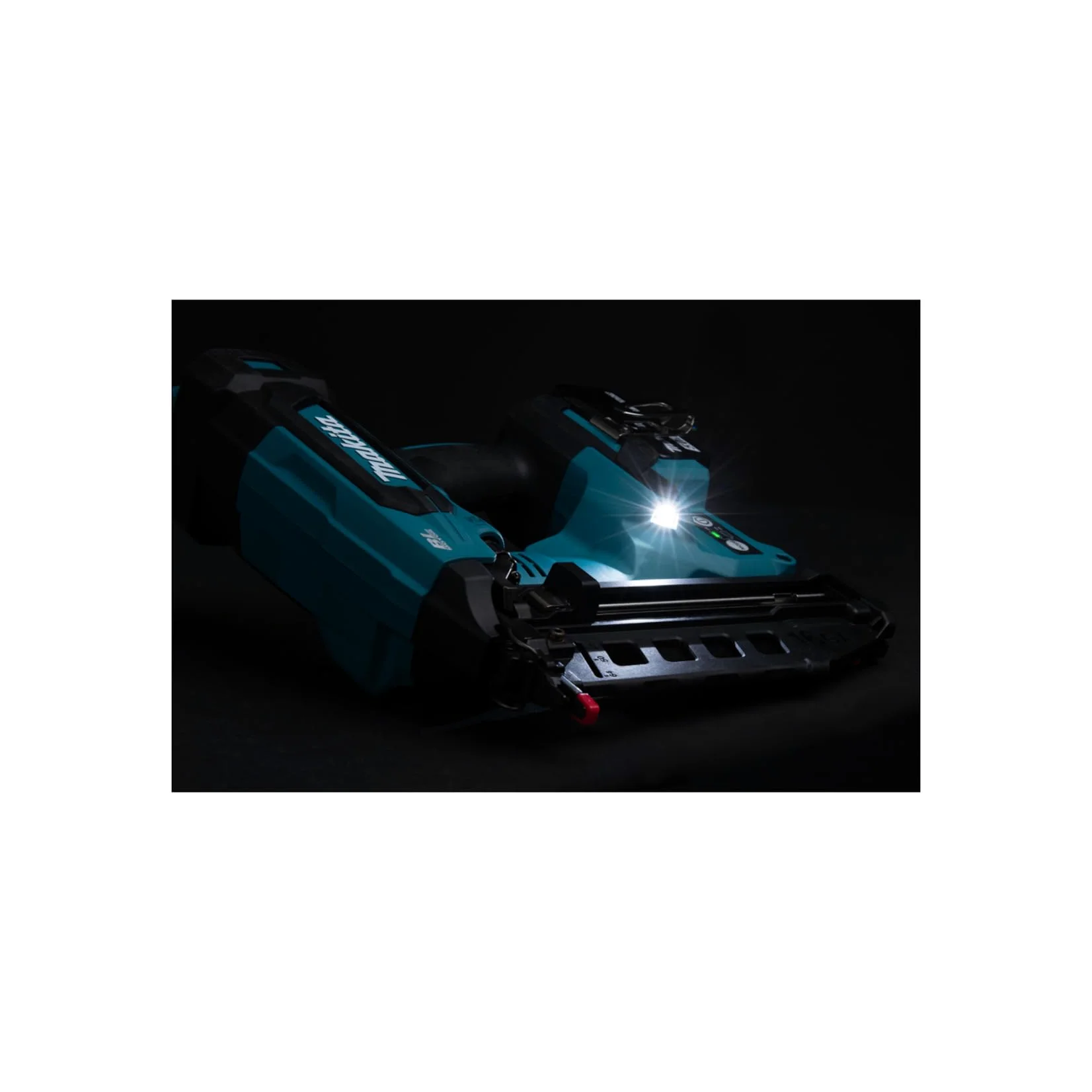Makita DBN601ZJ, 18 V, Li-ion LXT, chiodatrice a batteria brushless per rifiniture, fornita in una valigetta Makpac, batterie e caricabatterie non inclusi