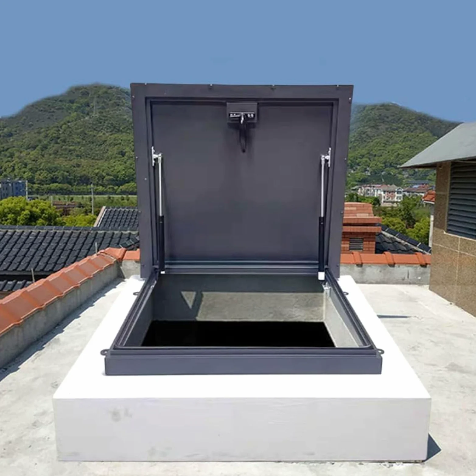 Botola di accesso al tetto dell'edificio per manutenzione, riparazioni e installazioni, piastra di copertura per botola sul tetto, porta di sicurezza in acciaio zincato, pannello,85x85cm