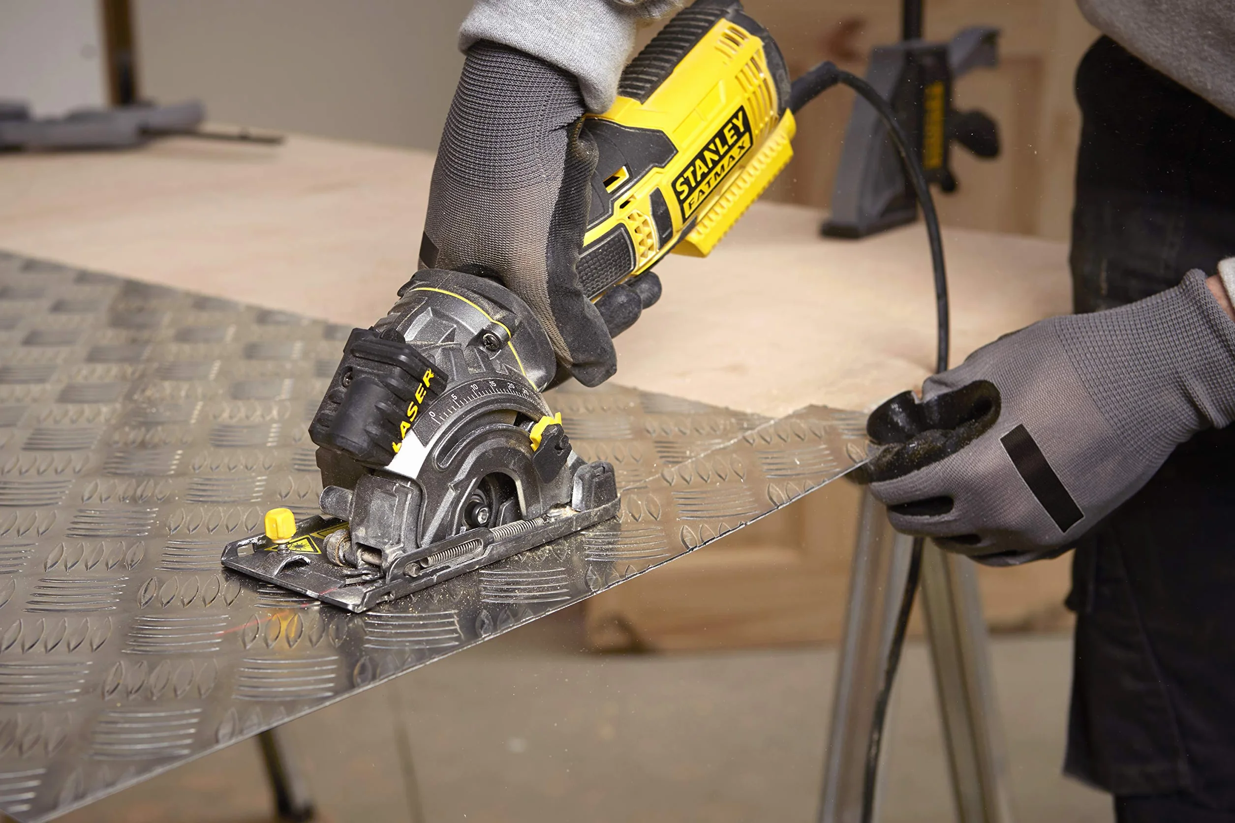 STANLEY FME380K-QS Mini-Sierra Circular de Mano 650W 89mm, 650 W