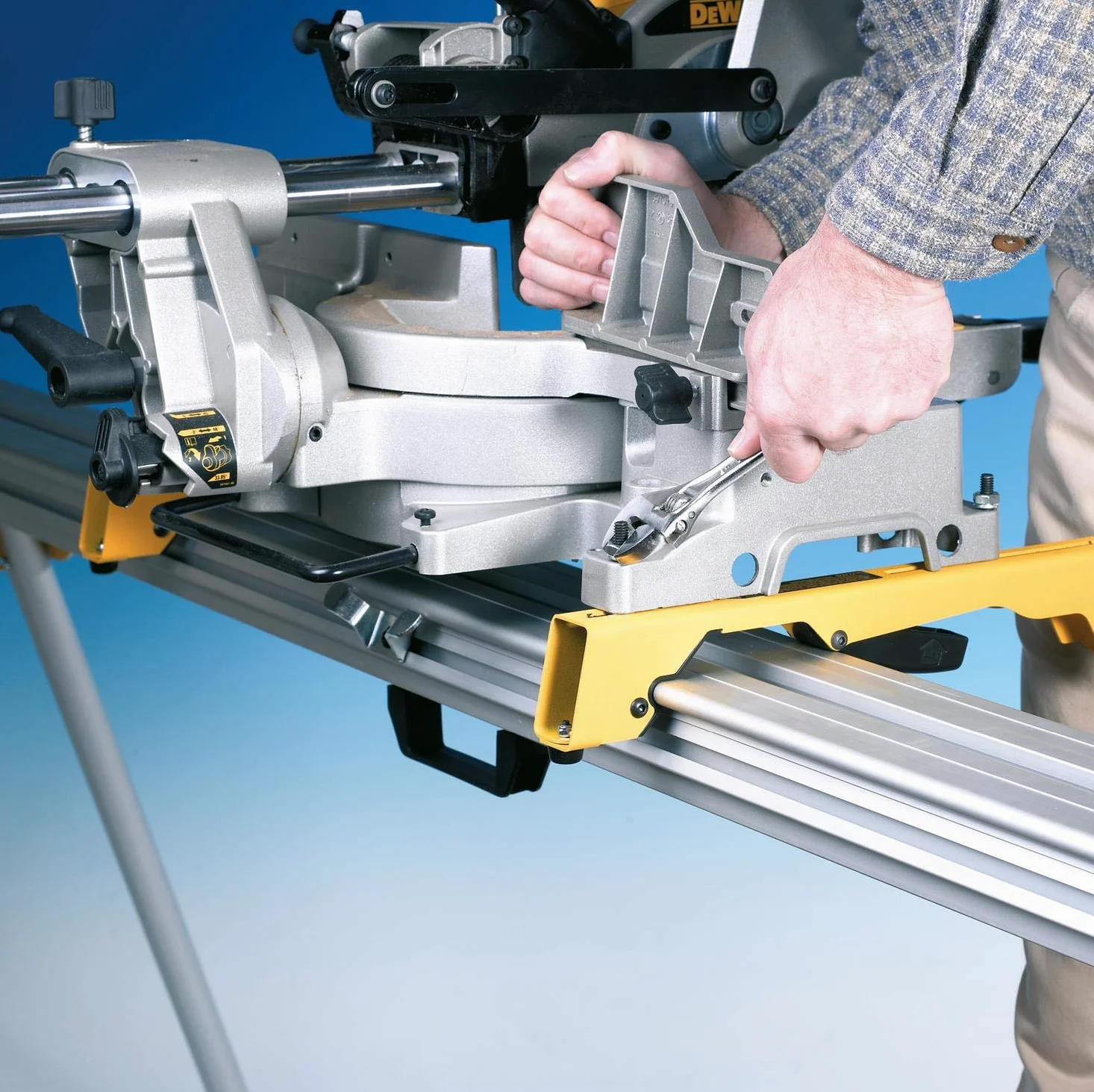 DEWALT Cavalletto di supporto universale estendibile, DE7023-XJ