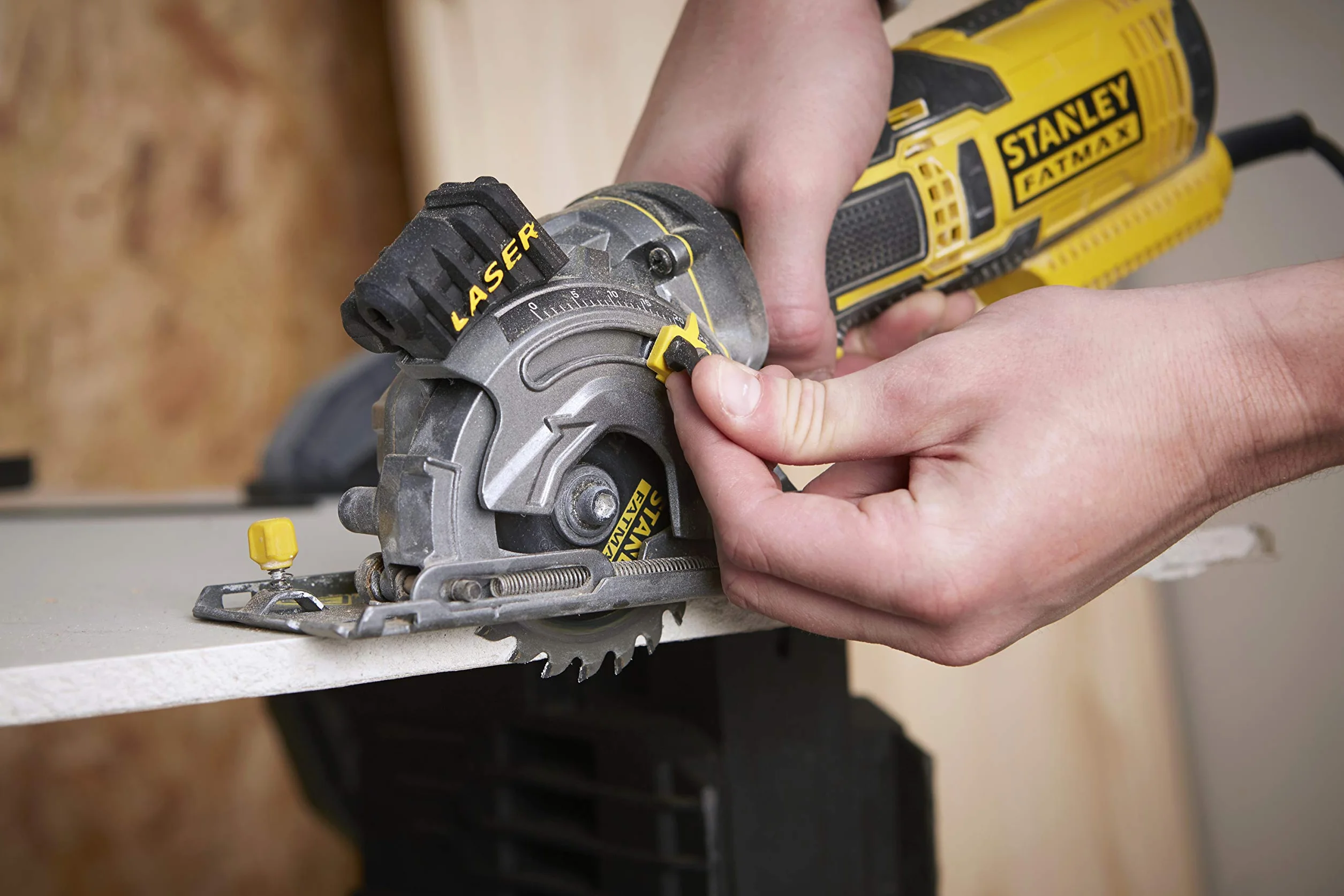 STANLEY FME380K-QS Mini-Sierra Circular de Mano 650W 89mm, 650 W