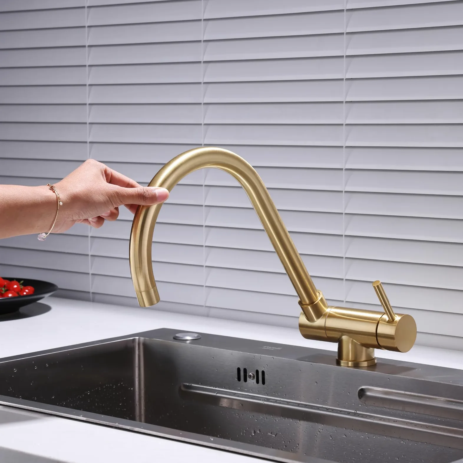 XJTNLB Rubinetto Sottofinestra Miscelatore Cucina Oro Spazzolato Miscelatore da Cucina Canna Collo di Cigno Miscelatore Abbattibile Cucina
