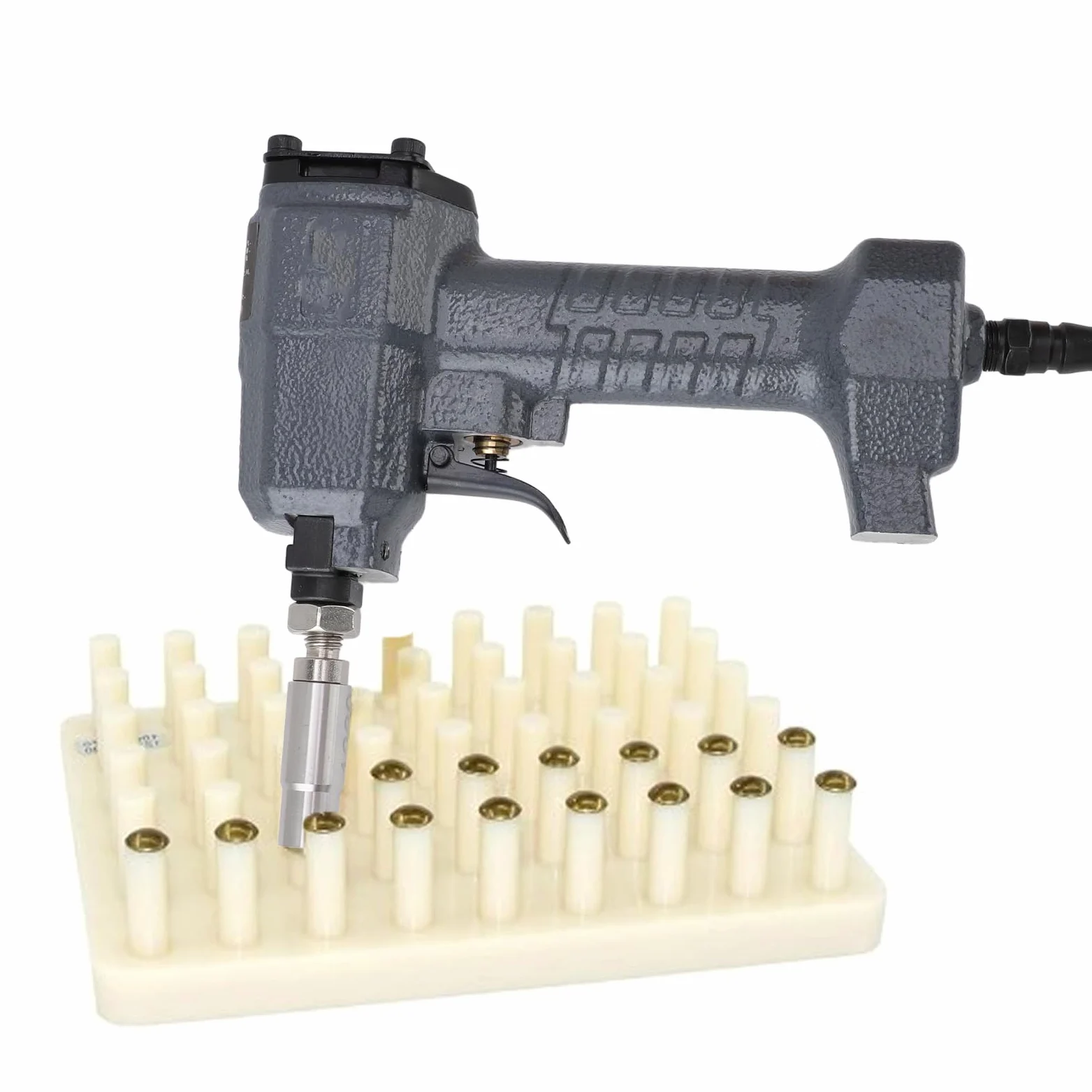 1170 Pneumatic Decorative Nailer Furniture Tack Nailer Unghie imbottite con manico antiscivolo Design ergonomico per divano imbottitura in pelle