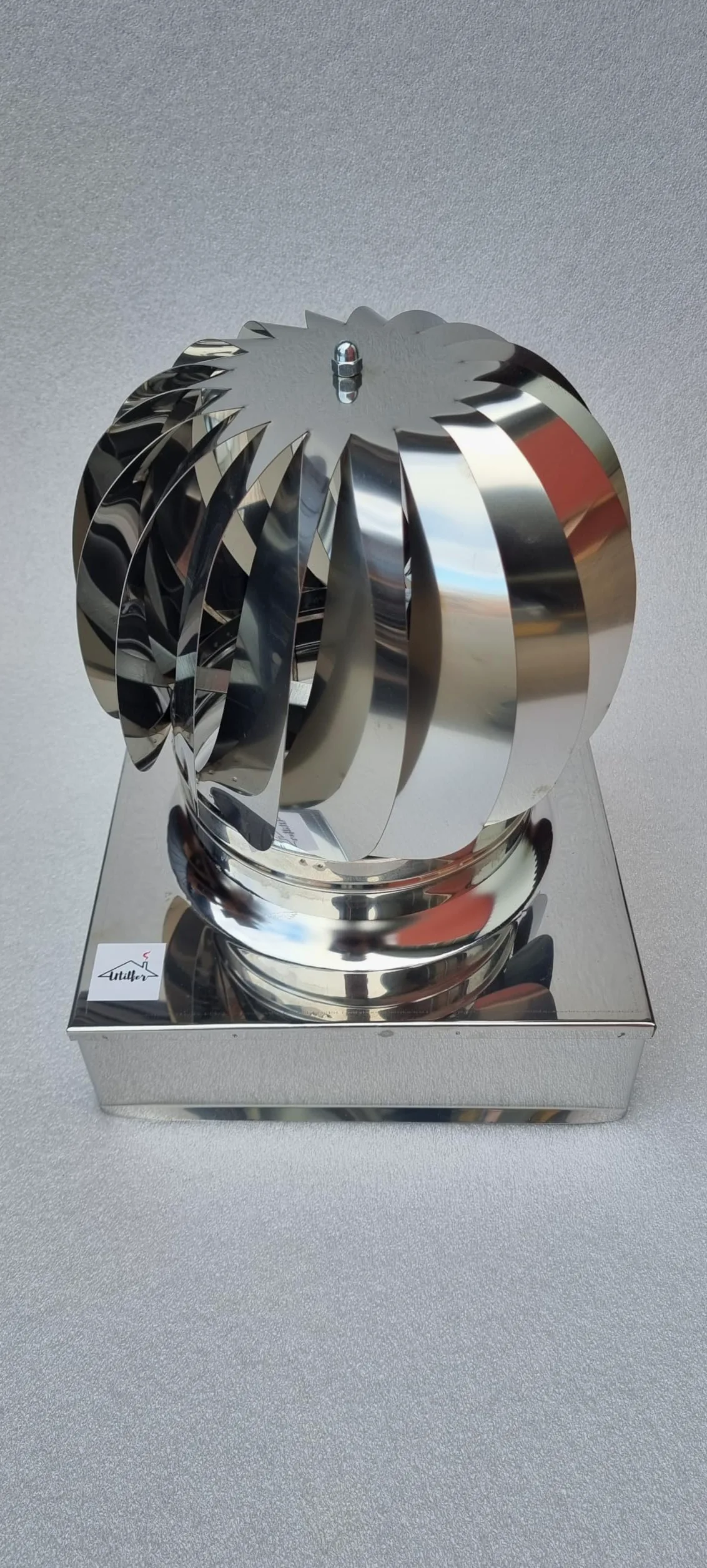Aspiratore Fumi Girevole Inox Base Quadra Eolico Testa Camino - 27 cm x 27 cm