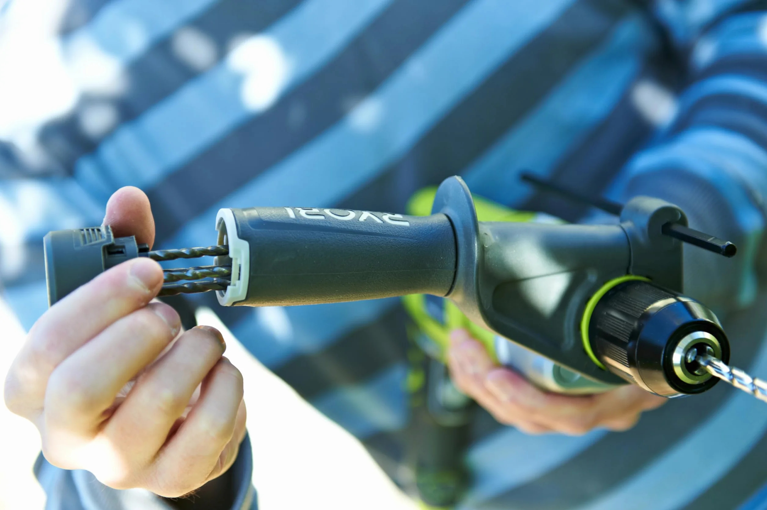 Ryobi Trapano a Percussione Elettrico 1200W, Mandrino Autoserrante 13 mm, 2 Velocità, Reversibile, per Legno Metallo e Muratura, Impugnatura Ausiliaria, Luce LED, Asta di Profondità, RPD1200-K