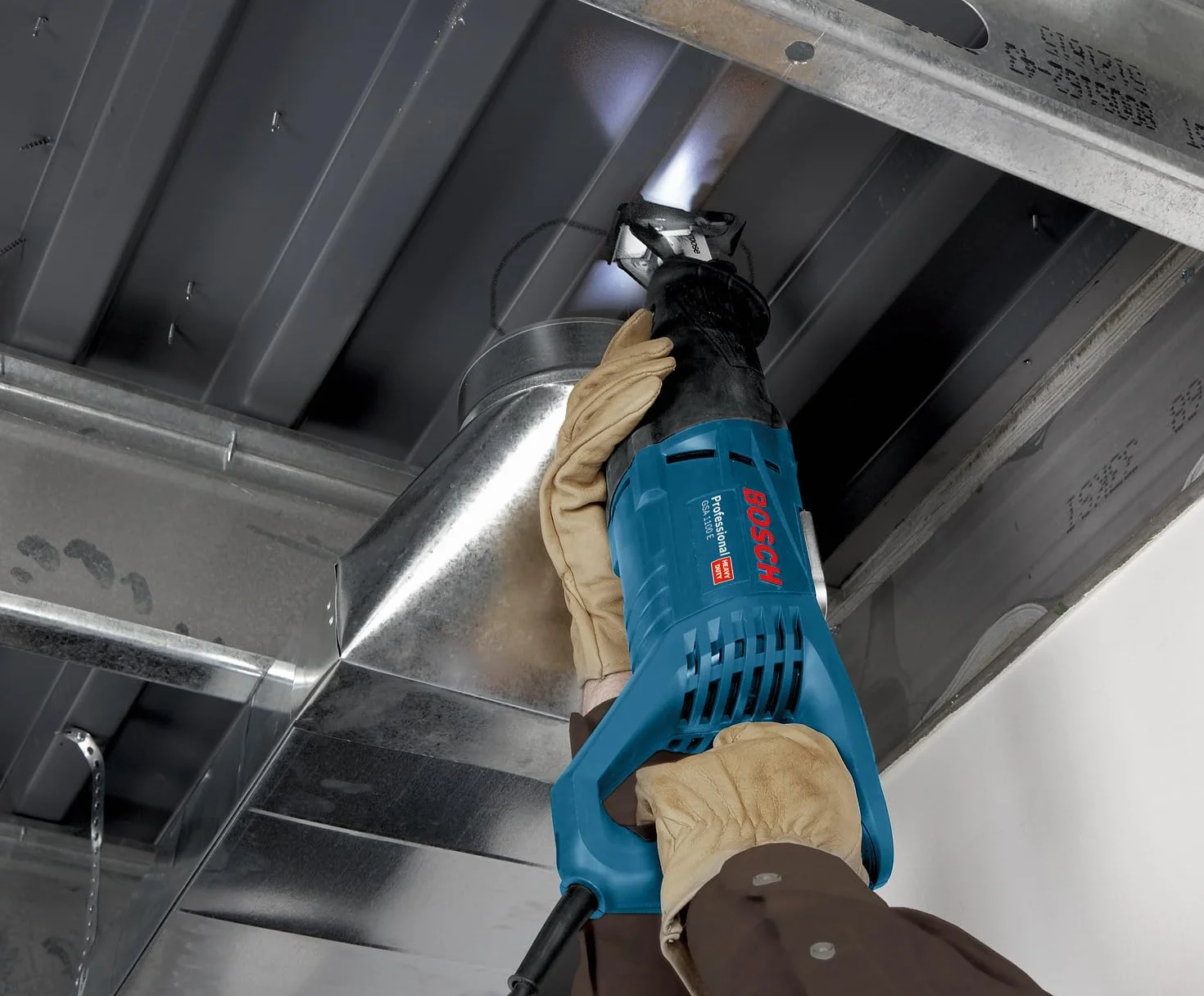 Bosch Professional Sega Universale Gsa 1100 e (Motore da 1100 Watt, Incl. 1 Lama S 2345 X per Legno, 1 Lama S 123 Xf per Metallo, in Valigetta)