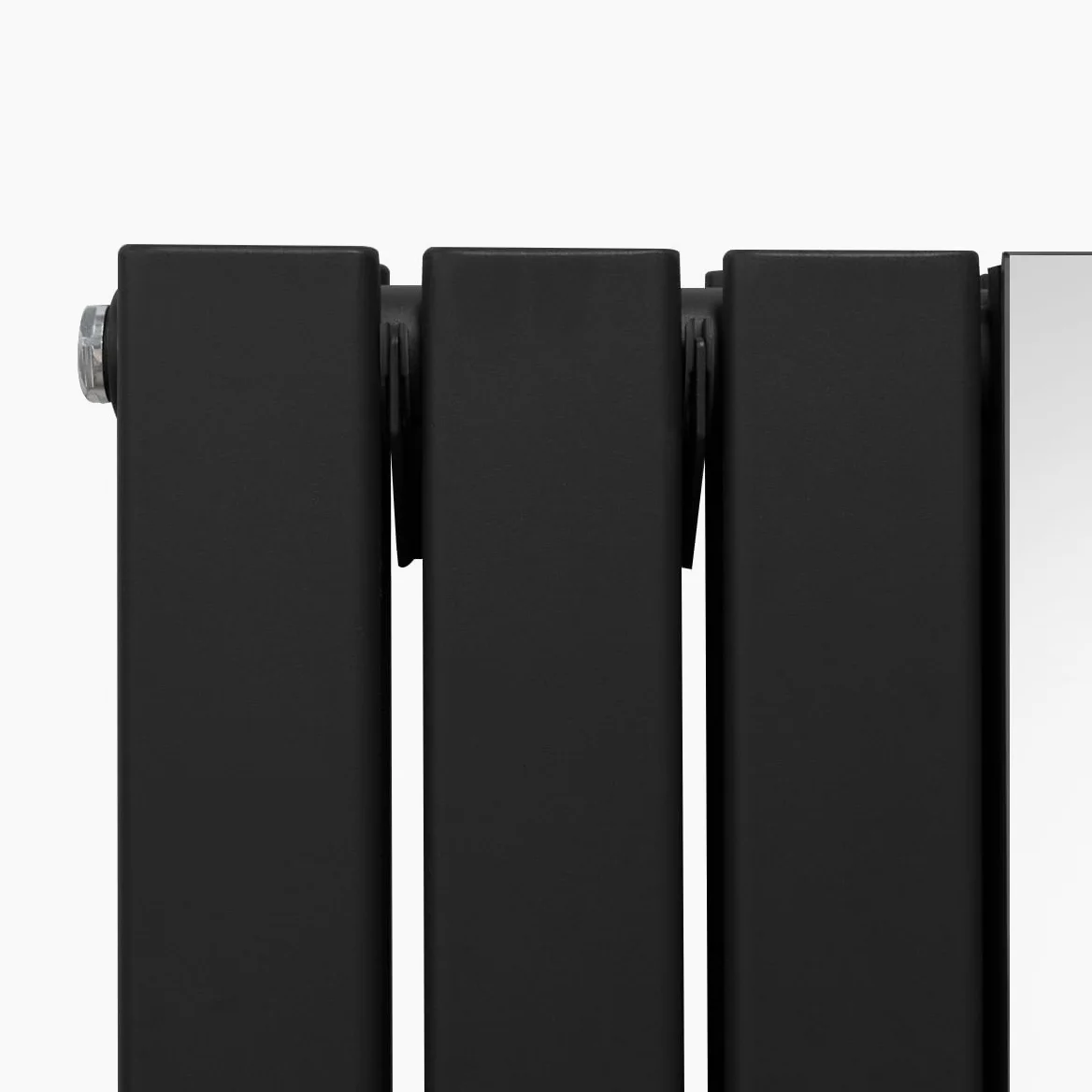 Radiatore con specchio 1800mm x 565mm e valvole TRV cromate Radiatore di design a doppia colonna verticale in acciaio al carbonio Nero Kit di fissaggio e staffe con spazzola di pulizia
