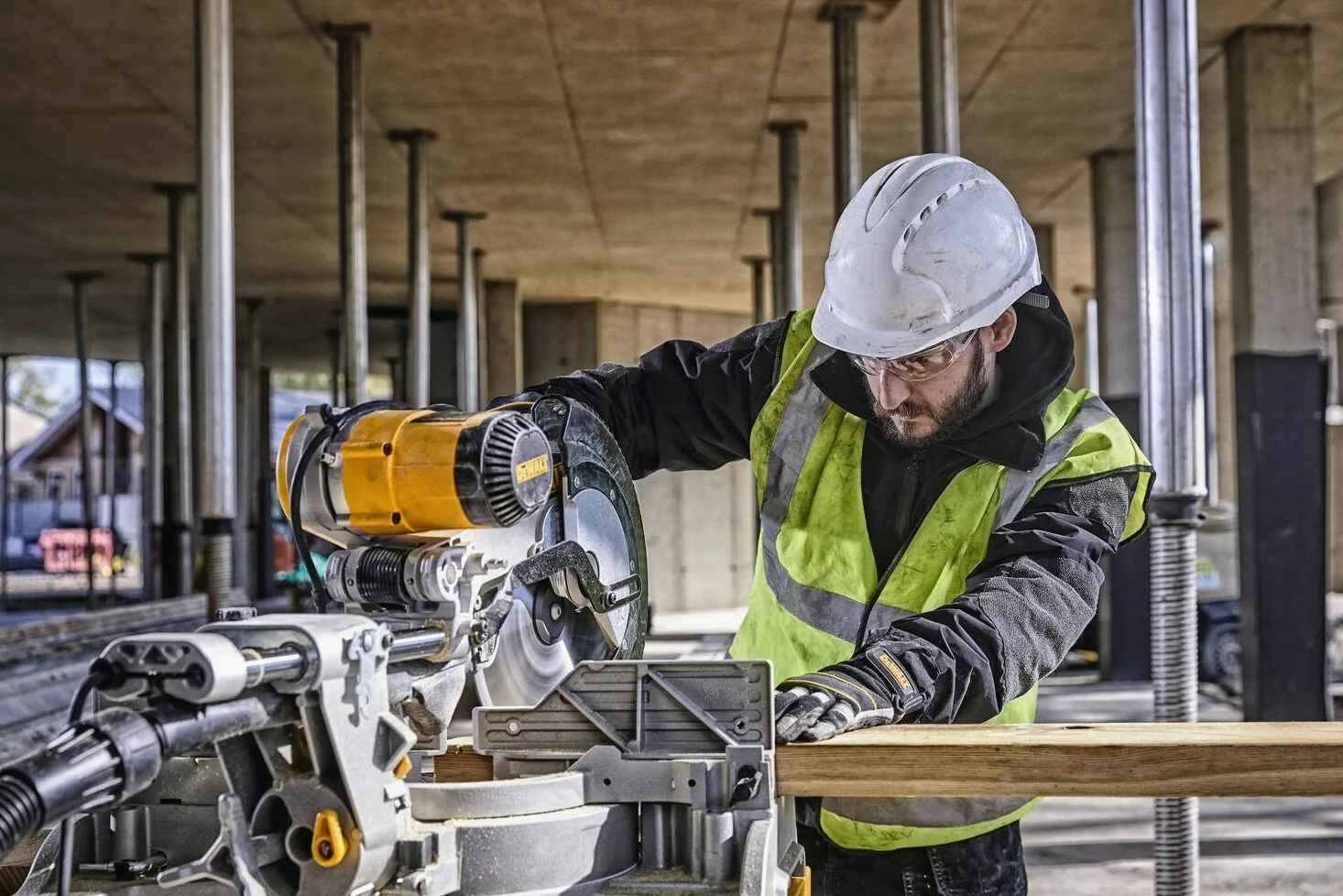 DEWALT DWS780-QS Troncatrice Radiale Doppio Abbattimento della Testa, 1675 W, Giallo/Nero, 305 mm