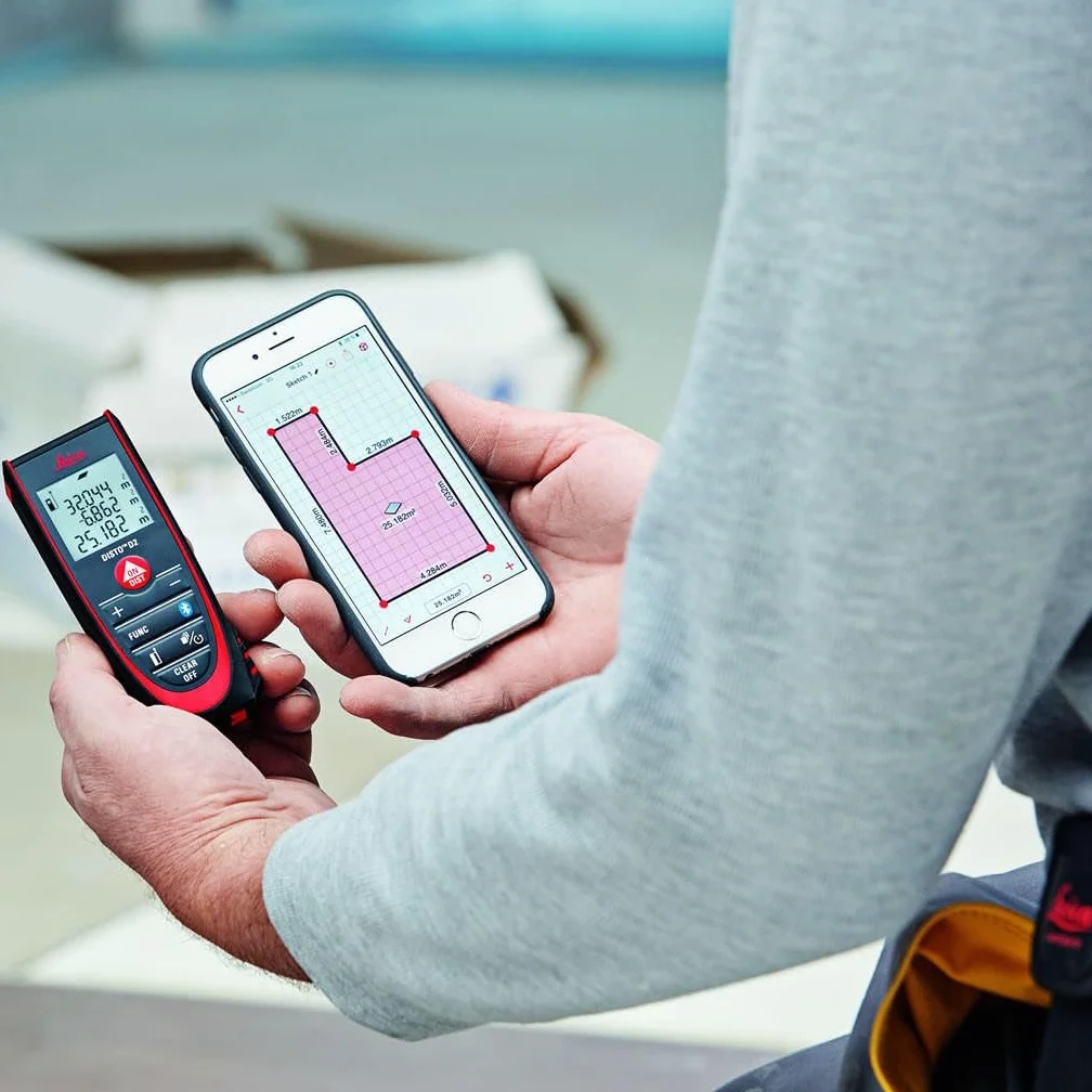Leica DISTO D2 – metro laser multifunzione dotato di Bluetooth (associazione tramite app) per la misura di distanze, superfici e volumi (utilizzabile negli ambienti interni)