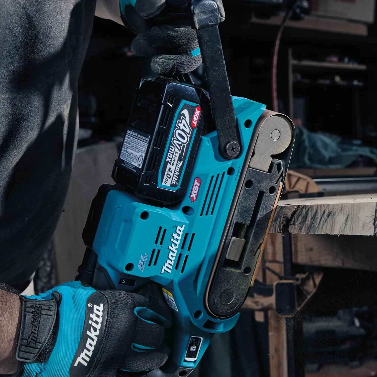 Makita BS001GZ - Smerigliatrice a nastro, 40 V max, larghezza di banda 76 mm, senza batteria e caricatore