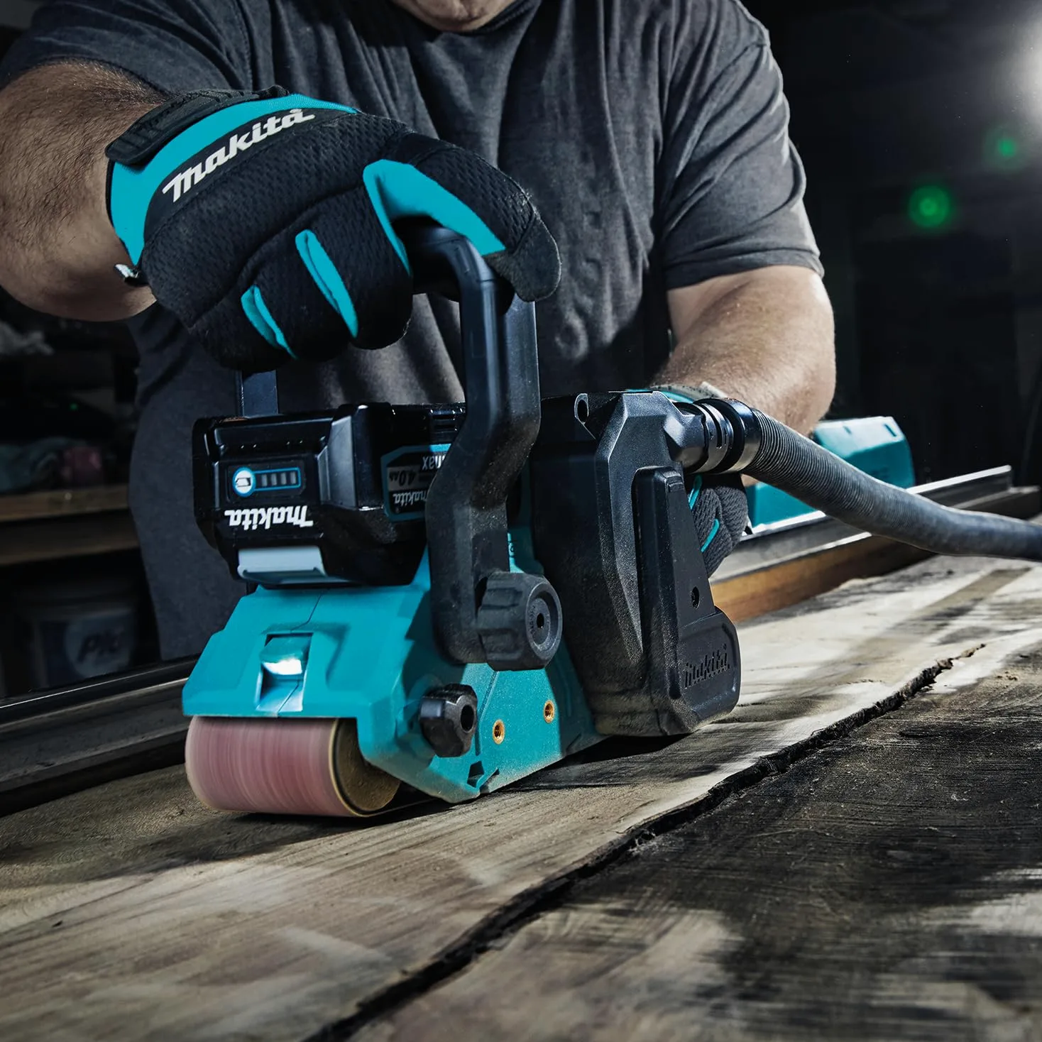 Makita BS001GZ - Smerigliatrice a nastro, 40 V max, larghezza di banda 76 mm, senza batteria e caricatore