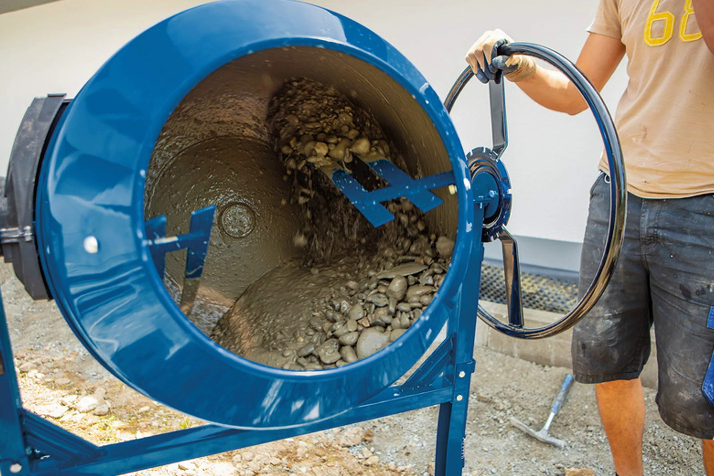 Scheppach Miscelatore per calcestruzzo MIX160 (650 W, capacità 160 L, velocità di rotazione 29,5 min-1, durevole e robusto, ingranaggi in ghisa)