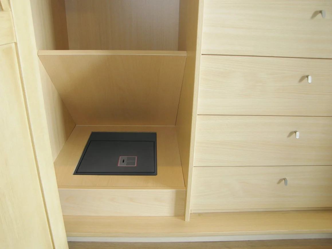 ARREGUI Basa 20000-S7K Cassaforte da installare mimetizzata sul fondo dell'armadio | Apertura a chiave | 11 x 31 x 38 cm | 11 L