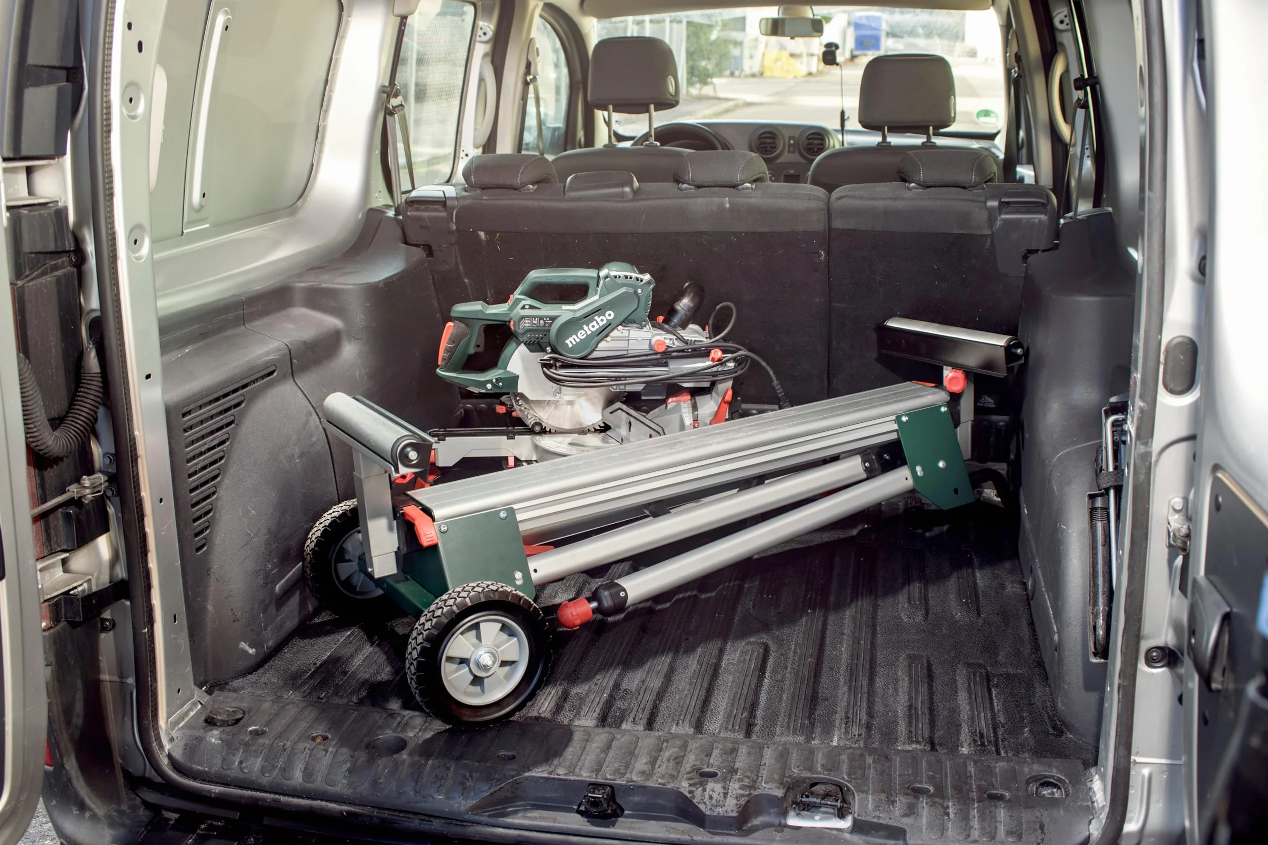 Metabo supporto per troncatrici KSU 251 – 629005000 – Struttura leggera e robusta con funzione trolley per un uso mobile