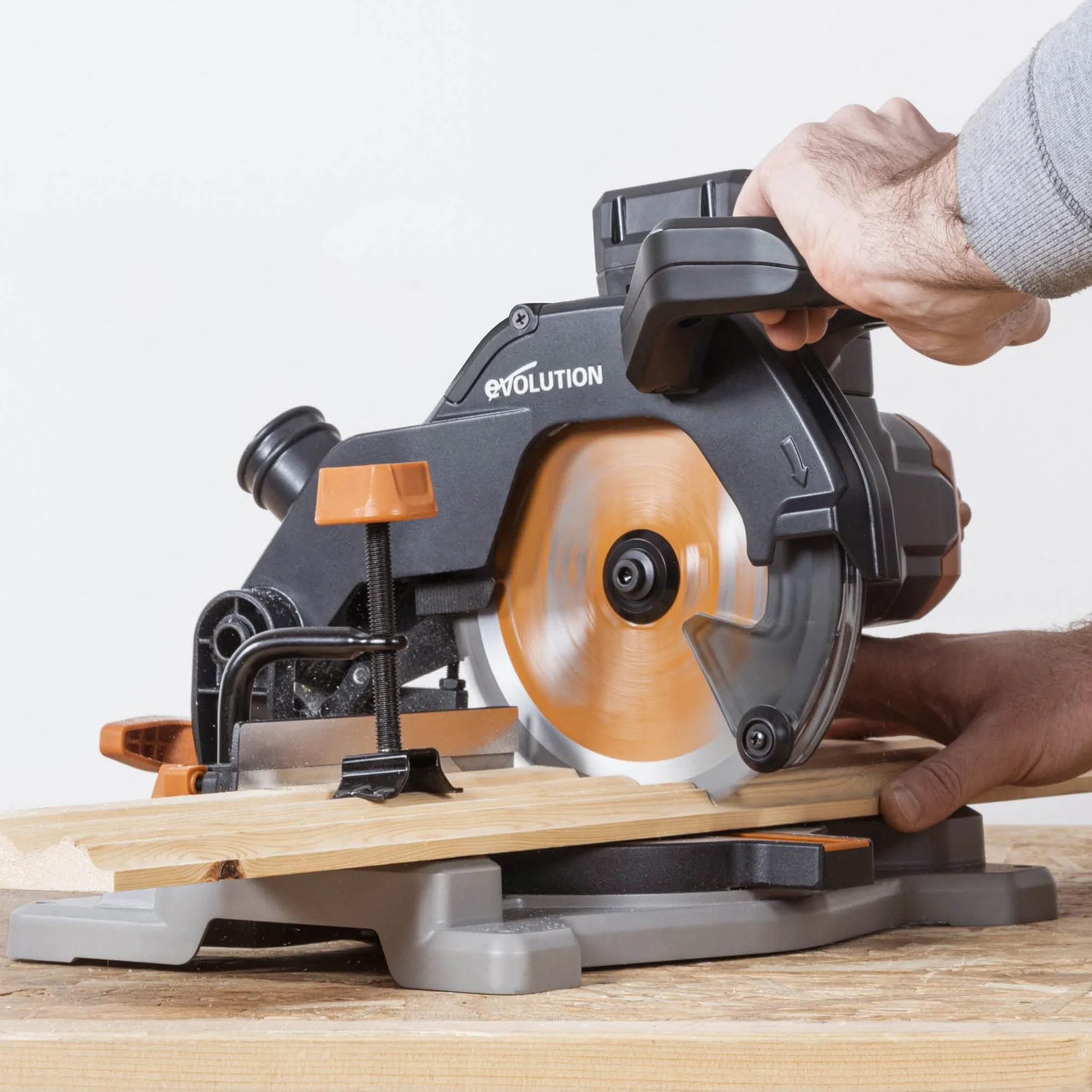Evolution Troncatrice composta a batteria R185CMS-Li da 185 mm 18 V Li-Ion EXT Inc Lama multimateriale