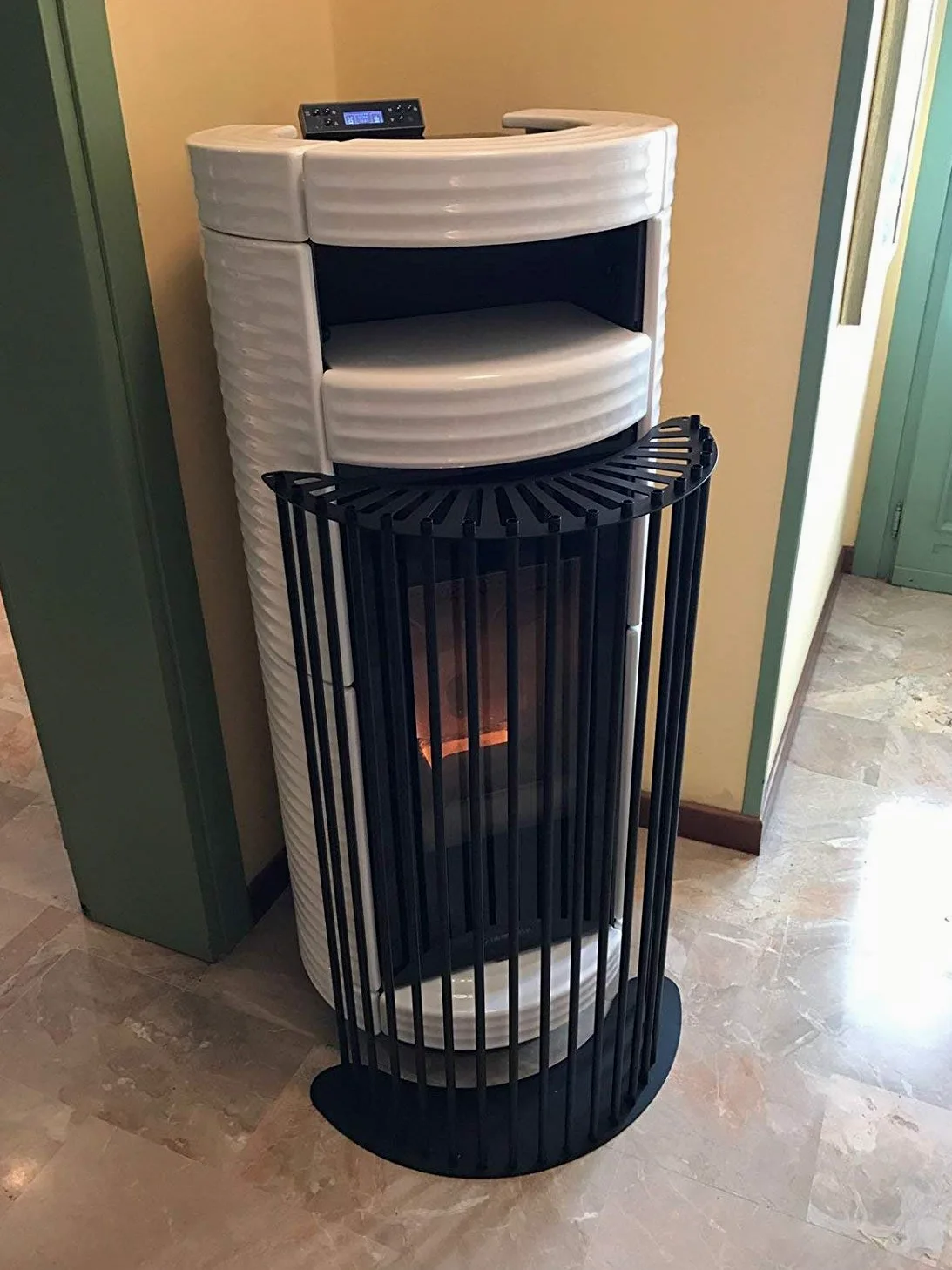 PROTEGGI I TUOI BAMBINI DA SCOTTATURE, SENZA TOGLIERE LA BELLEZZA DELLA FIAMMA E IL PROPAGARE DEL CALORE (CONSIGLIATO PER PELLET E LEGNA)
