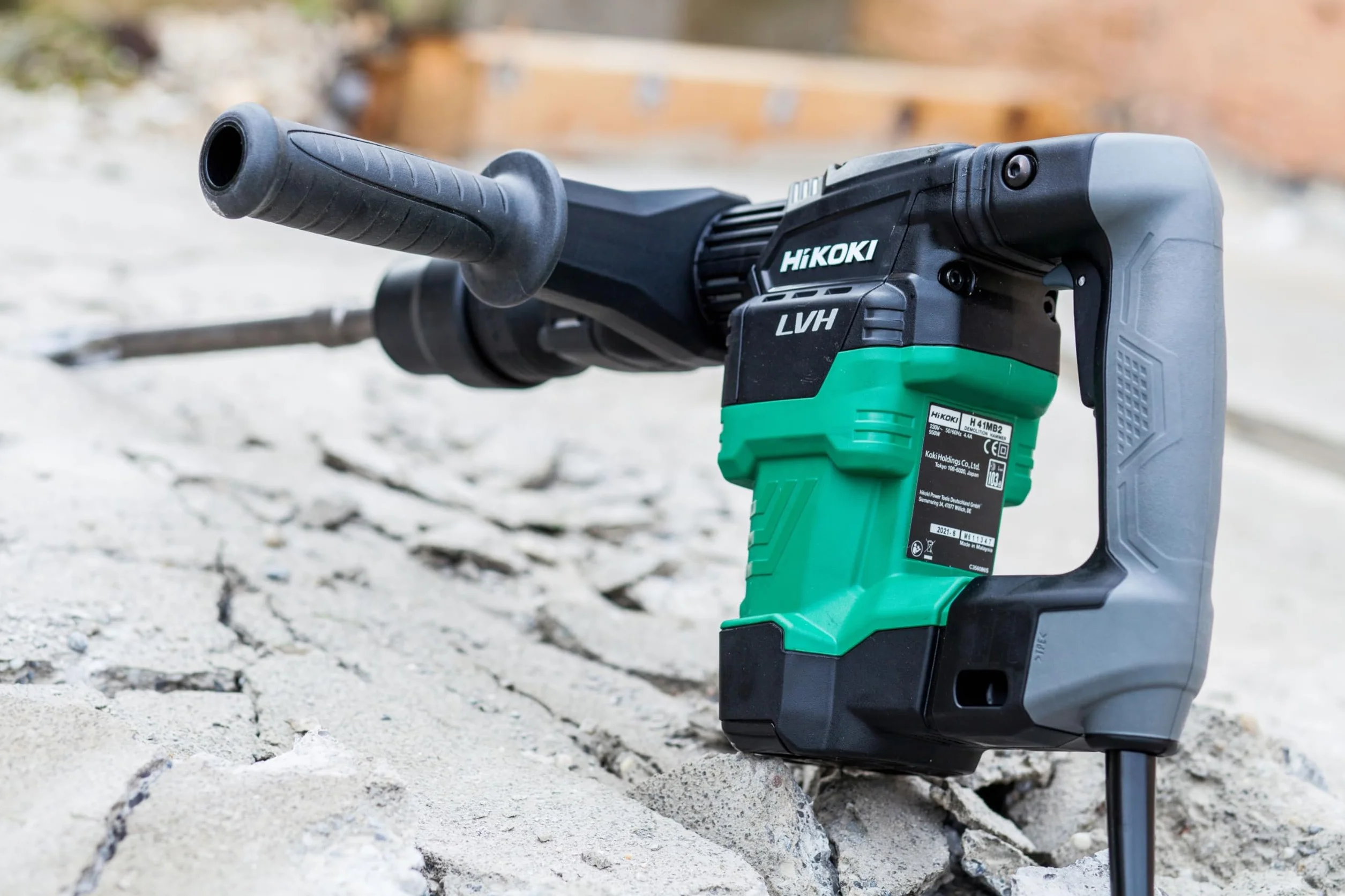 HiKOKI Martello Demolitore - 950W, 7,1 Joule - SDS-Max, 3000 colpi/min, Impugnatura Anti-Vibrazione, ergonomico - Ideale per lavori di demolizione, calcestruzzo, legno e acciaio