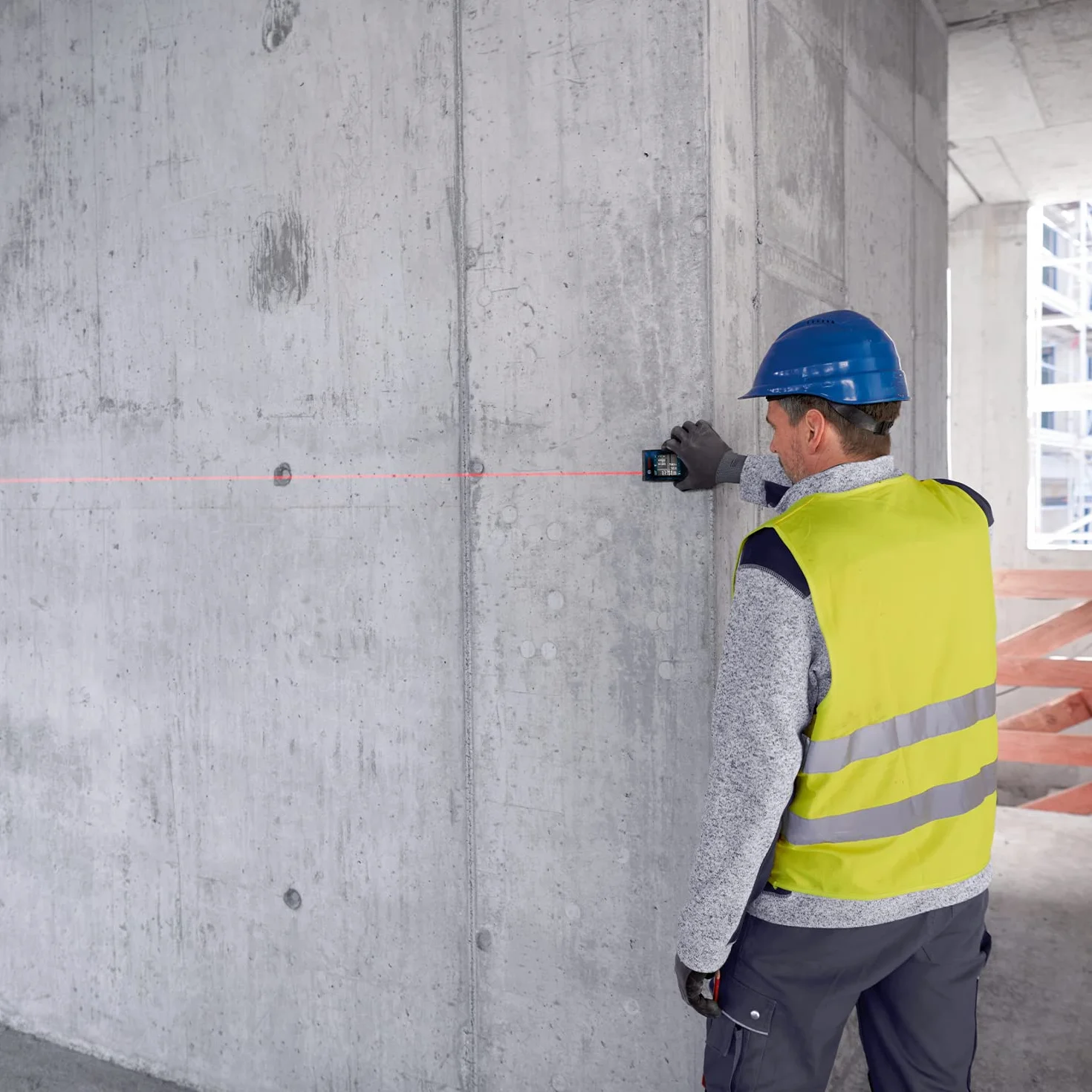 Bosch Professional Metro Laser Distanziometro Laser GLM 150-27 C (telecamera integrata, batteria integrata 3,6 V, raggio azione: fino a 150 m, IP54, ± 1,5 mm*, batterie AA, cinturino da polso)