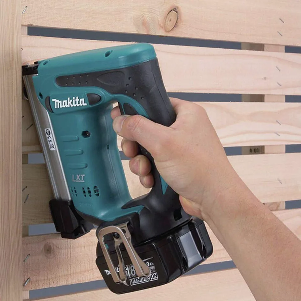Makita XTS01Z 18V LXT - Cucitrice a corona