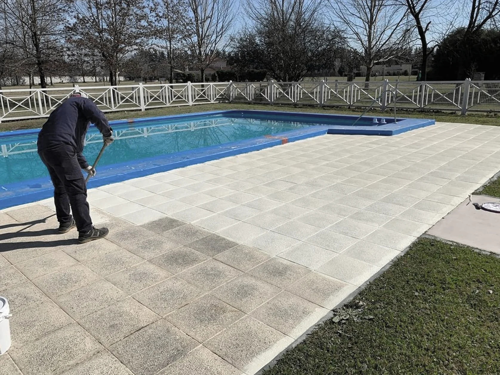 Tecno Prodist RENOVATEC CORONA Vernice per piscine by 11 Kg - BIANCO SABBIA - Vernice per bordo vasca o del bordo in pietra – Pittura Antiscivolo - Resistenza e durata - Facile applicazione